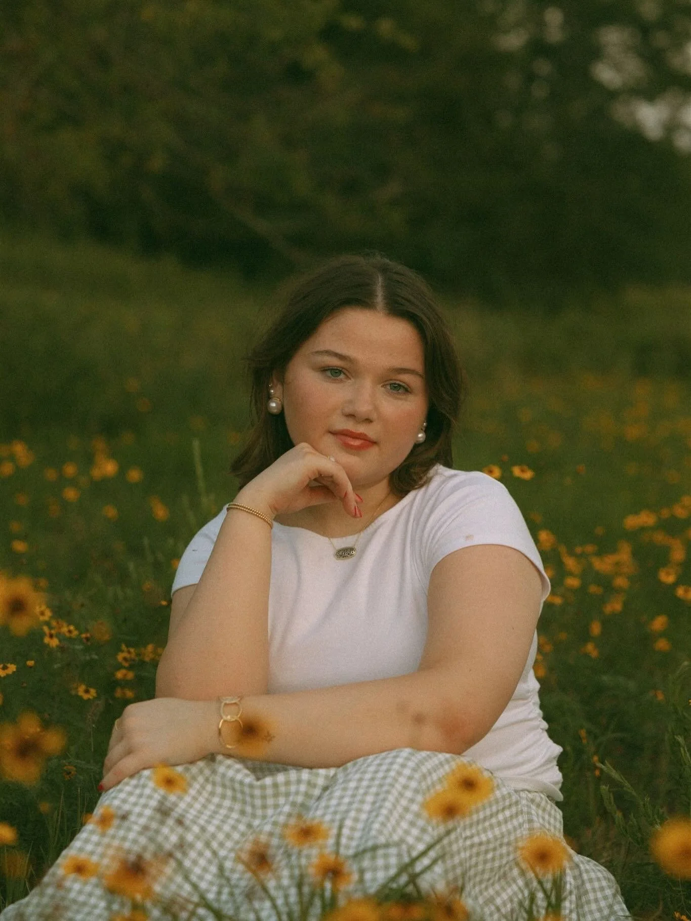 2027 Seniors!!!!! Book your outdoor photoshoot this summer and have them all throughout senior year!

June &amp; July books are open! 🫶🏼
-
#arkansasphotographer #seniorphotoshoot #cinematicphotography #cinematicphotographer #lifestylephotographer