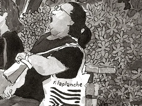 Femme assise sur un banc sur la place publique pres de la Samaritaine