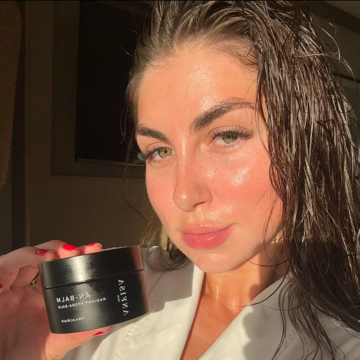 AN-BALM is like a green juice for your skin. 86 antioxidants, 20 plant derived ingredients, deeply hydrating &amp; barrier balancing. The kind of glow you feel as much as you see. I couldn&rsquo;t live without @anfisaskin 🤍 

Available for purchase 