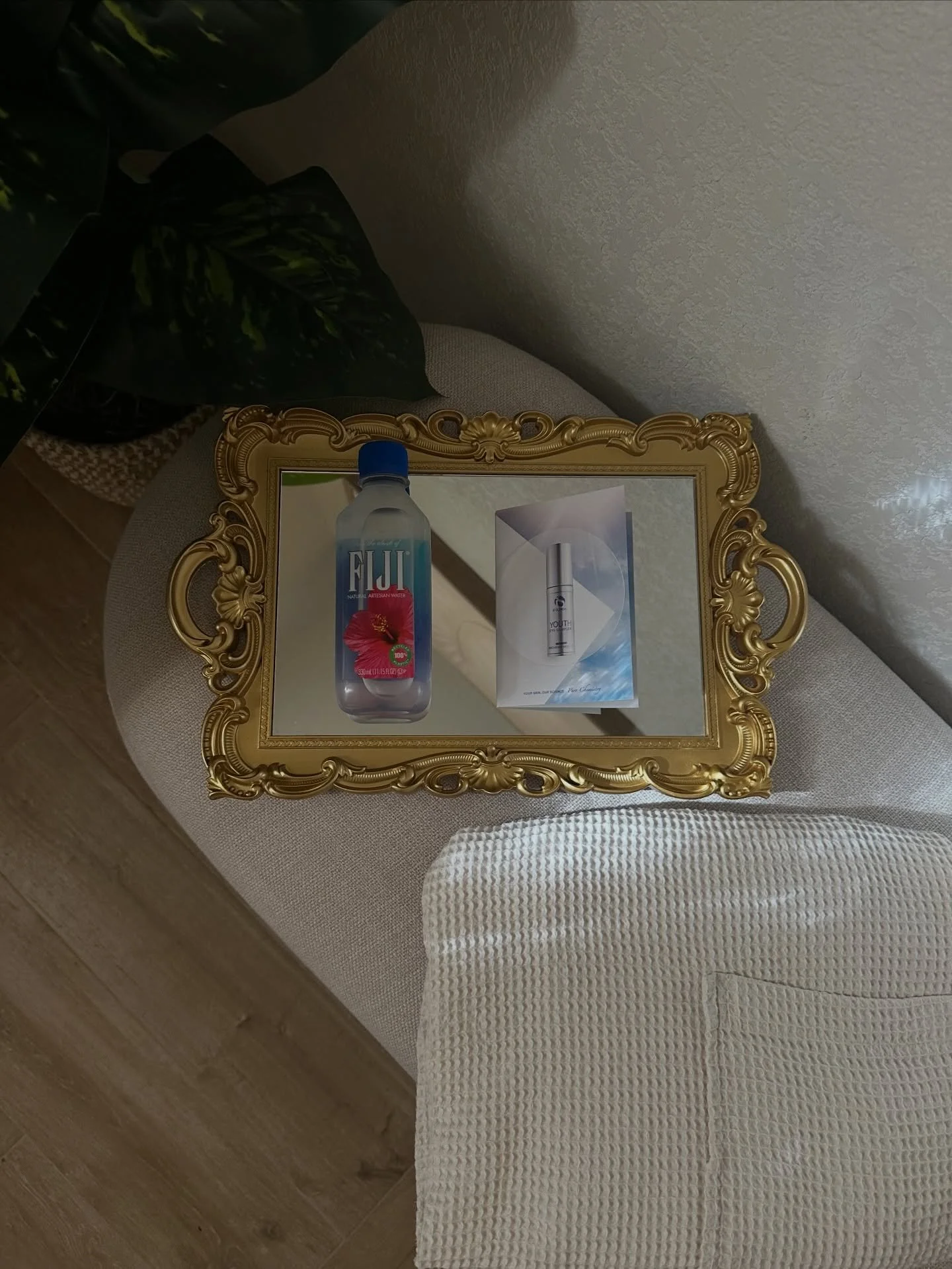 It&rsquo;s all in the details. The water. The scent. The music. The textures, the touch, the energy of the room. Every element is intentional🤍