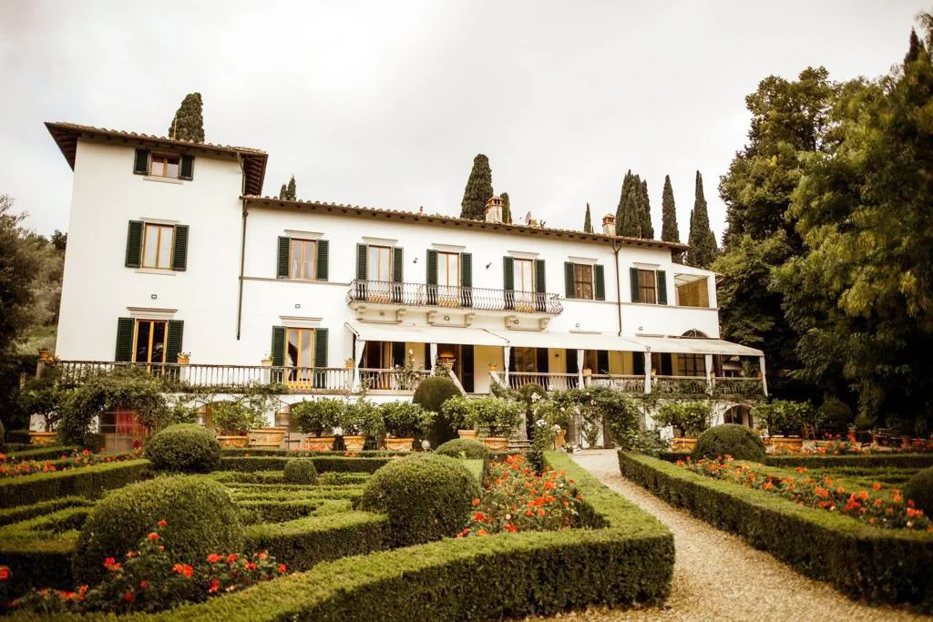 Check Into Villa Merlo Nero