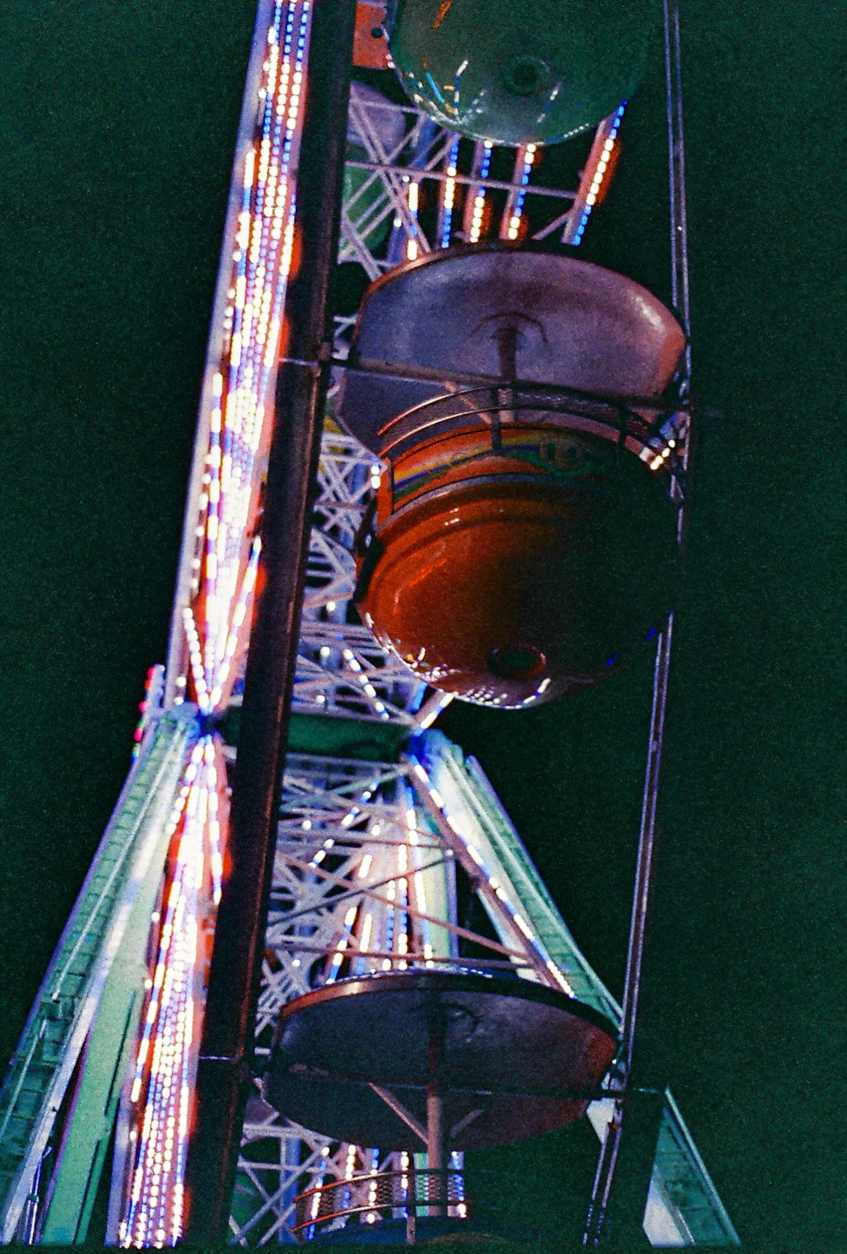 Pawtucket, RI
Nikon FM2
Cinestill 800T