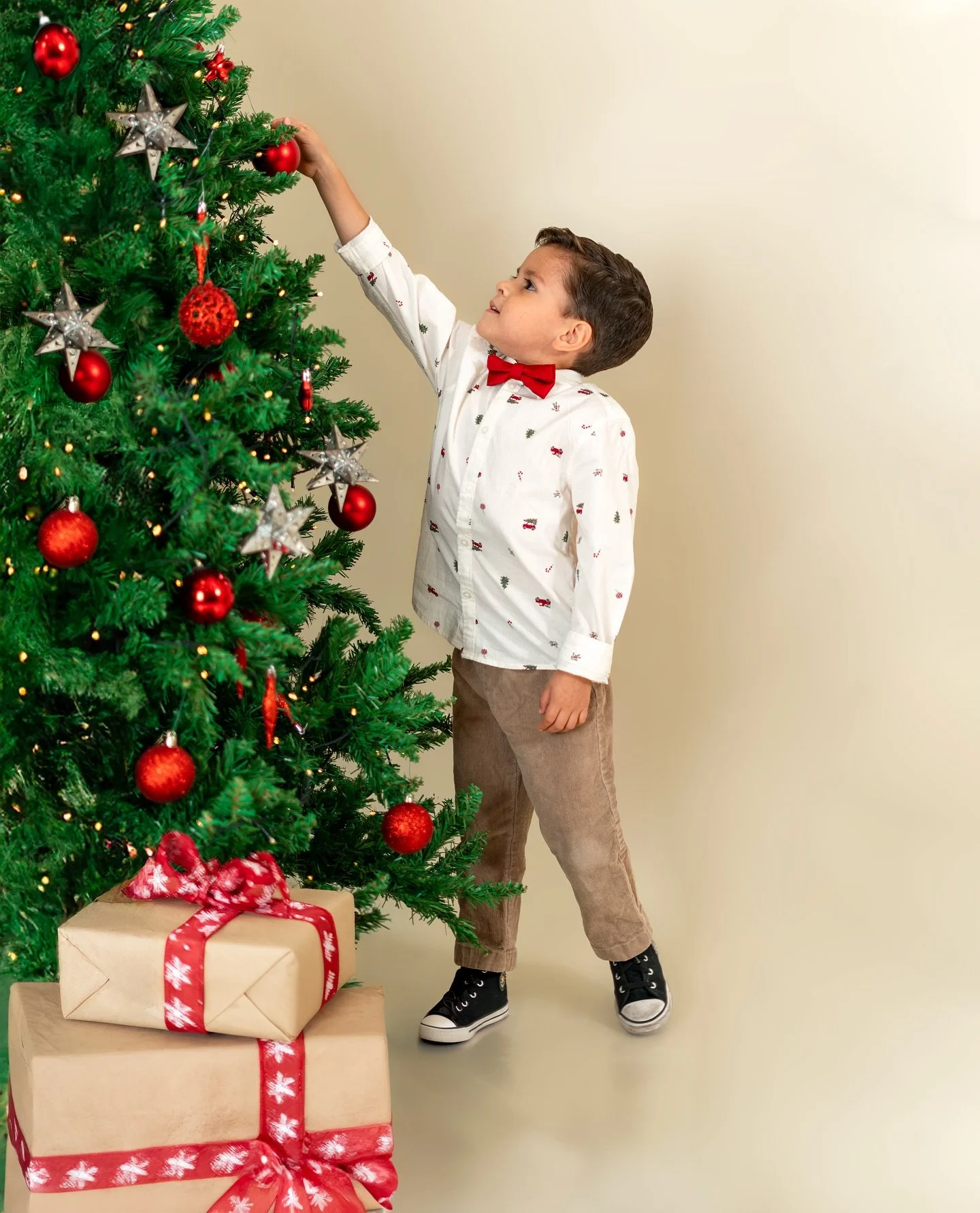 Que bonita temporada para capturar momentos m&aacute;gicos con los que m&aacute;s quieres. &iexcl;No dejes pasar esta linda oportunidad! Ven a las mini sesiones en Fotuna 😀✨
.
.
.
#fotograf&iacute;a #estudiofotogr&aacute;fico #sesionesnavide&ntilde;