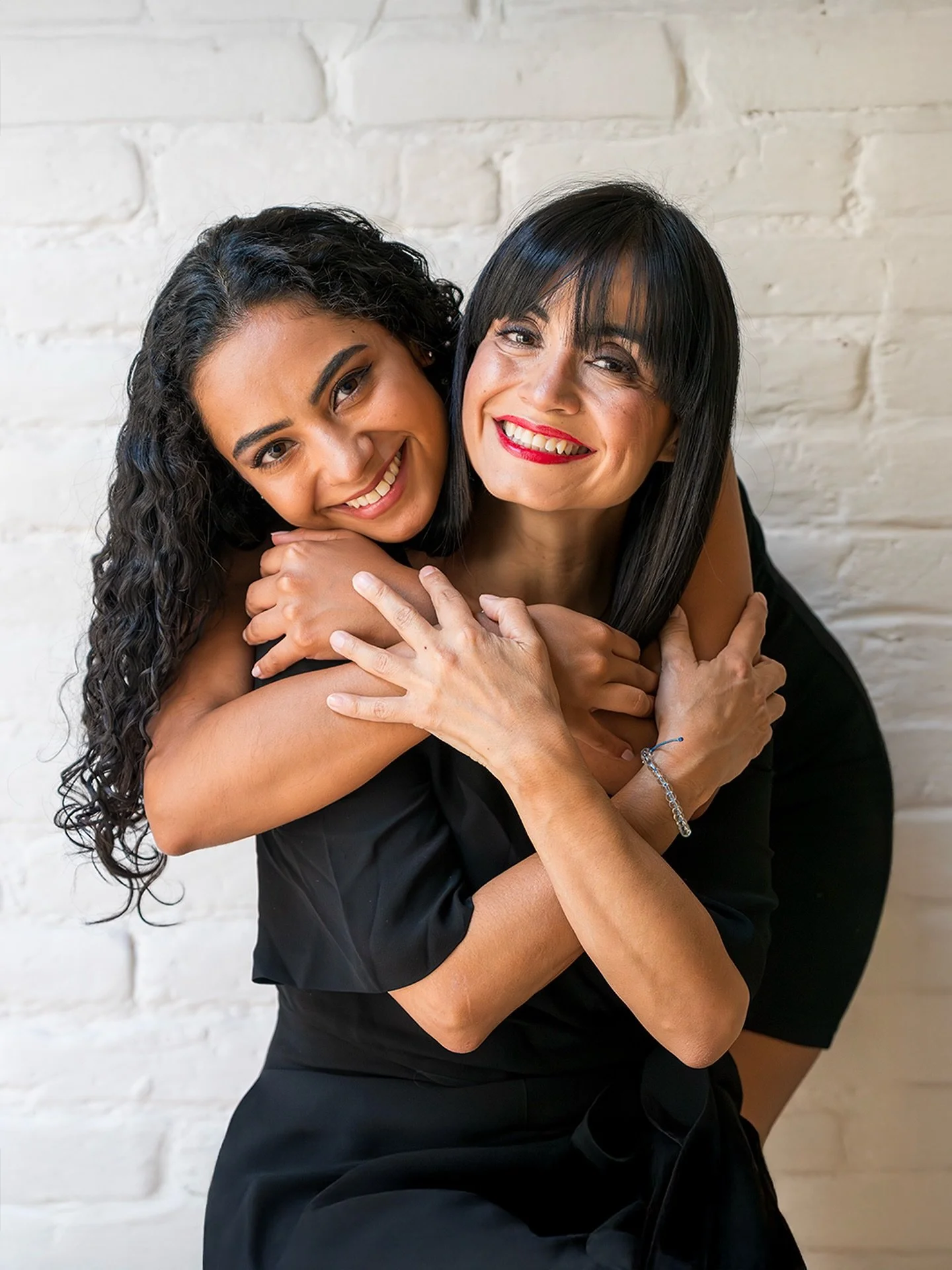 A veces no hace falta una ocasi&oacute;n especial para celebrar lo que ya es especial.
.
.
.
#retratosfamiliares #fotunaestudio #fotografiadefamilia #retratosfemeninos #fotocreativa #fotografiacdmx #estudiodefoto #familyphotography #momentosreales #f