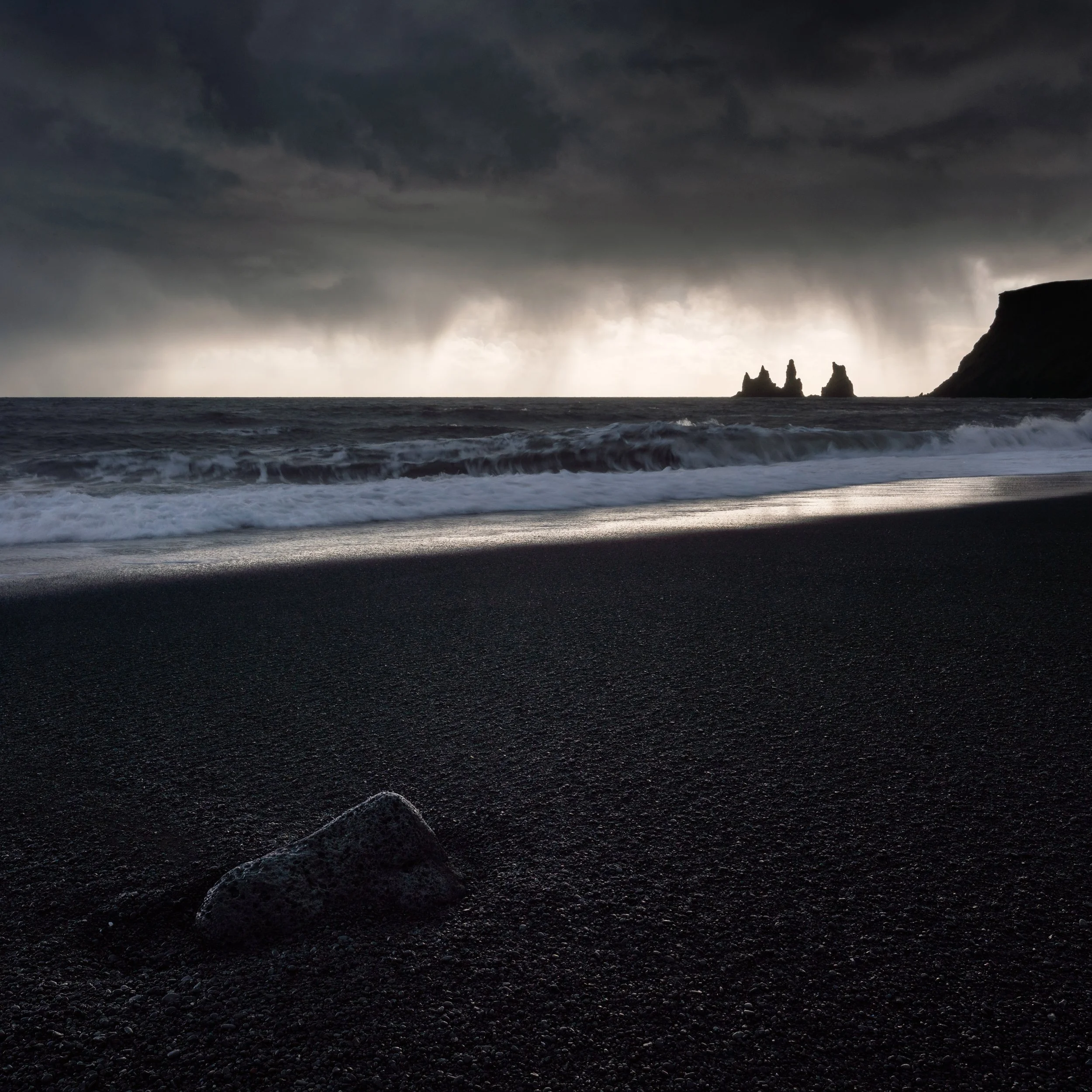 Reynisdrangar.jpg
