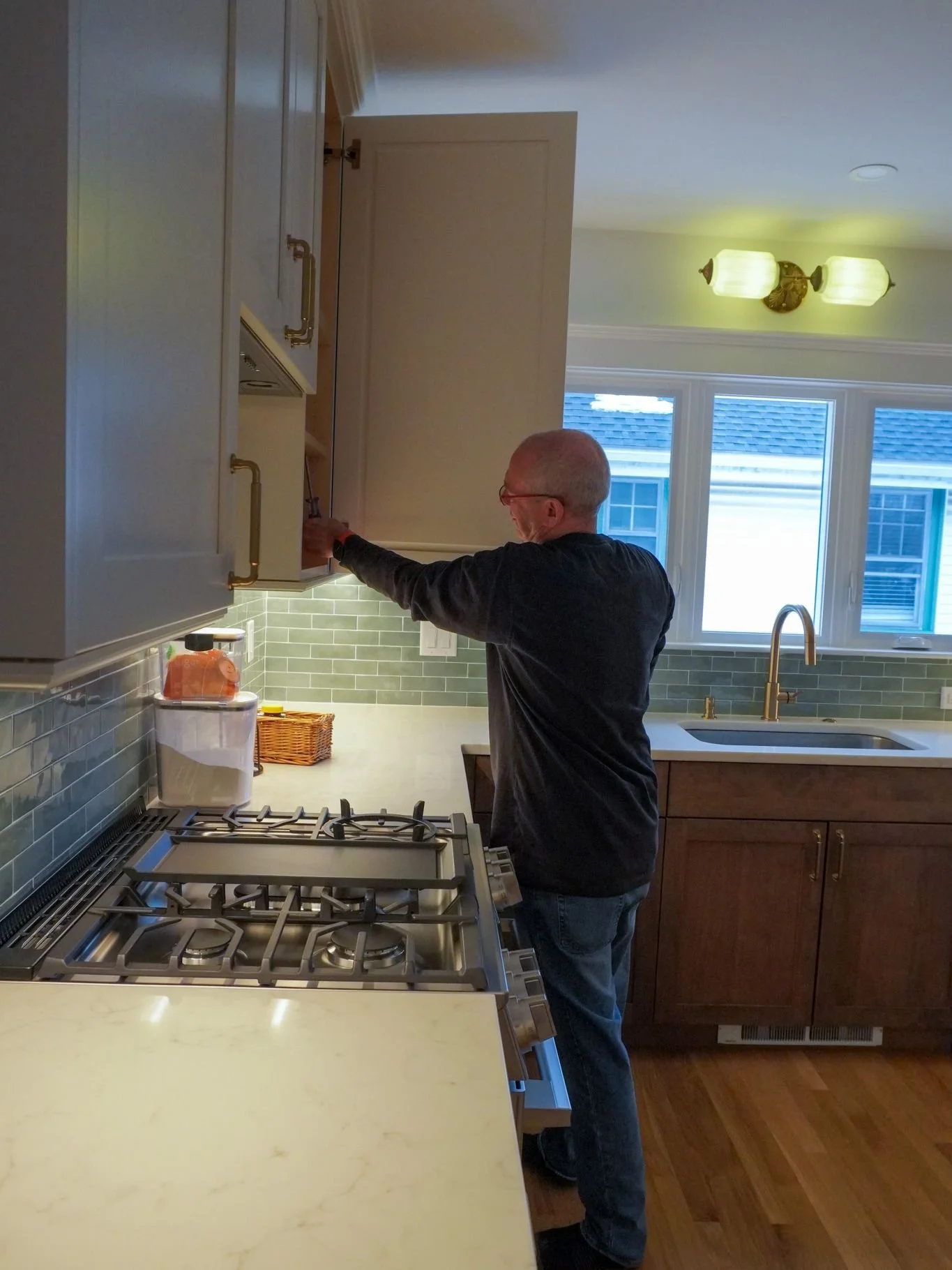Real life > staged perfection.

A kitchen isn&rsquo;t finished when the last handle goes on. It&rsquo;s finished when it&rsquo;s lived in. Morning coffee. Reaching for a favorite mug. Cabinets that feel just right.

Designed with intention. Built 