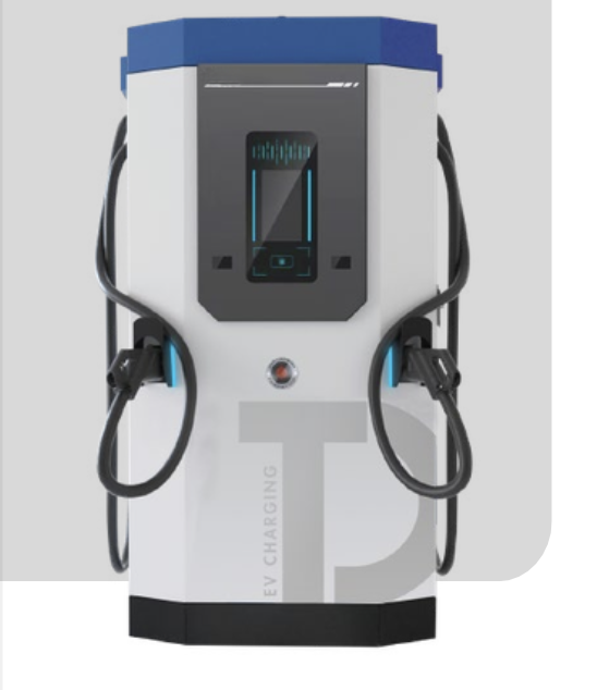 Estación de carga para vehículos eléctricos con pantalla digital y dos cables de carga conectados