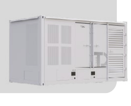 Contenedor de almacenamiento blanco en un ambiente cerrado.