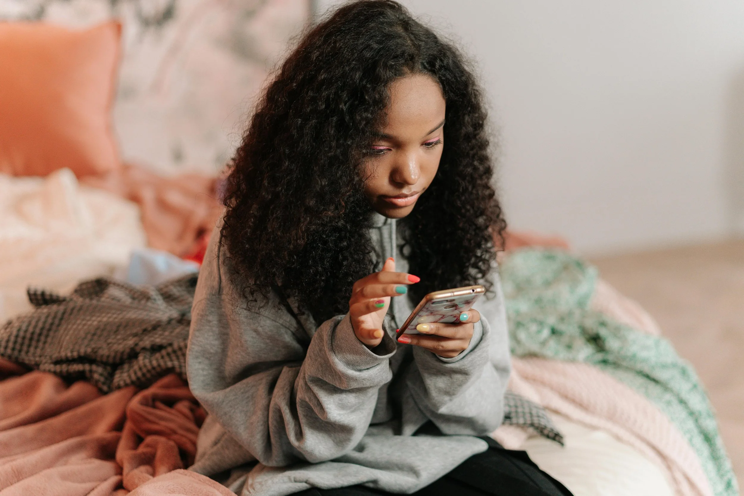 Teen girl in a quiet moment alone, representing therapy for teen girls and young women in Atlanta and across Georgia