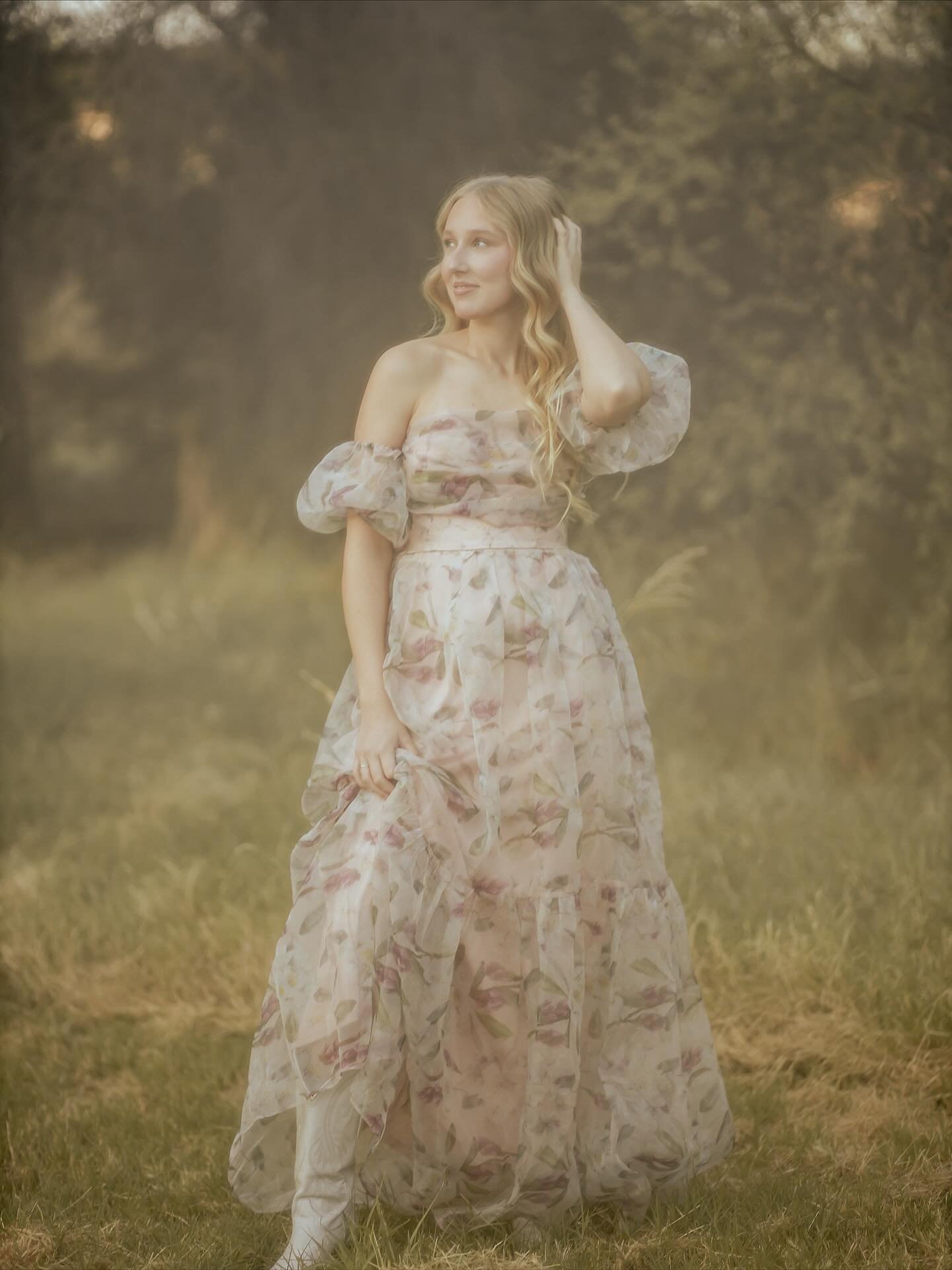 A dreamy Photoshoot for a cute little singer

#ChristianMusic #CountryMusicArtist #DreamyPhotoshoot #RomanticVibes #FaithAndMusic #LoveAndLight #WarmAndDreamy #ChristianCountry #StorytellingThroughPhotos #HeartfeltPhotography #MusicAndFaith #DreamyAe