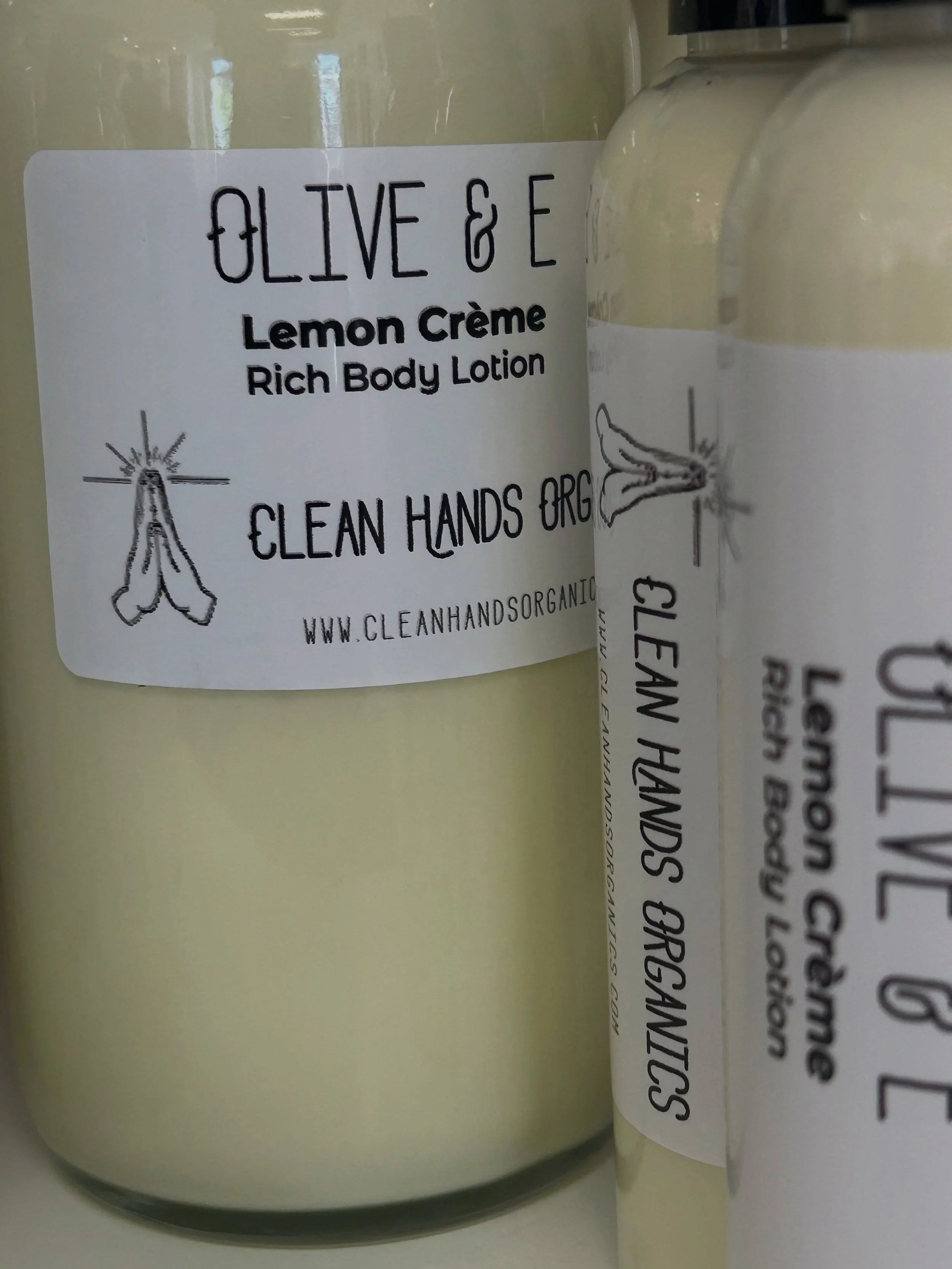 RESTOCK! @prayerboxcafe.kc! She&rsquo;s got all the Olive &amp; E Lotions including Lemon Cr&egrave;me. All the Whipped Tallows. Buttered Up Body Butters. Castor &amp; Aloe Body Bars in Sandalwood. CANDLES! Local coffee. And cute earrings!