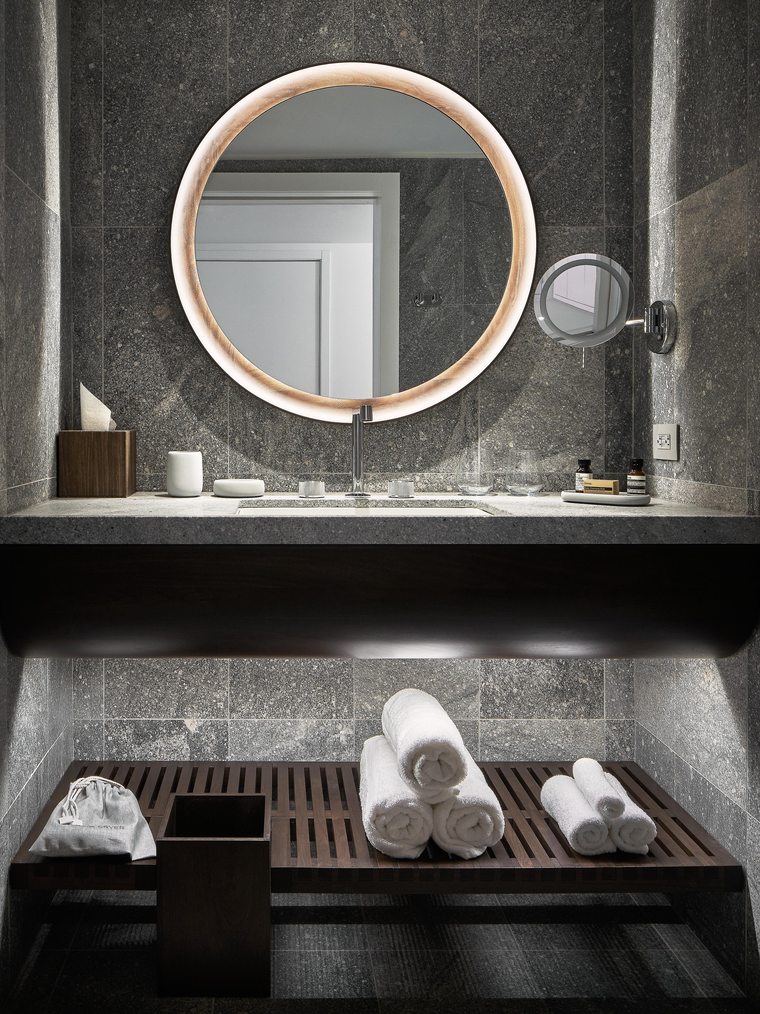 Studio-Munge-Muir-Autograph-Marriott-Hotel-03-09-Bathroom-credit-Muir copy.jpg