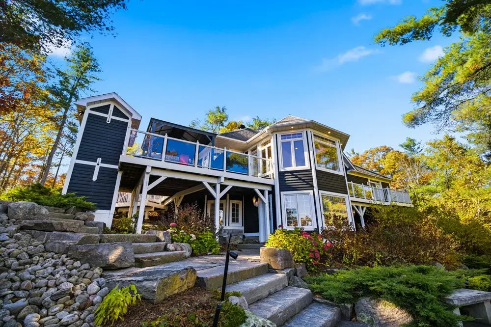 1060 S Sunset Bay Rd. Gravenhurst. ON