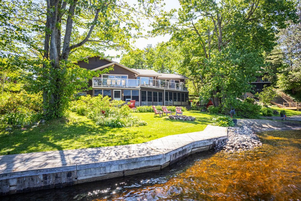 2- 1240 N Kashe Lake Road. Gravenhurst. ON