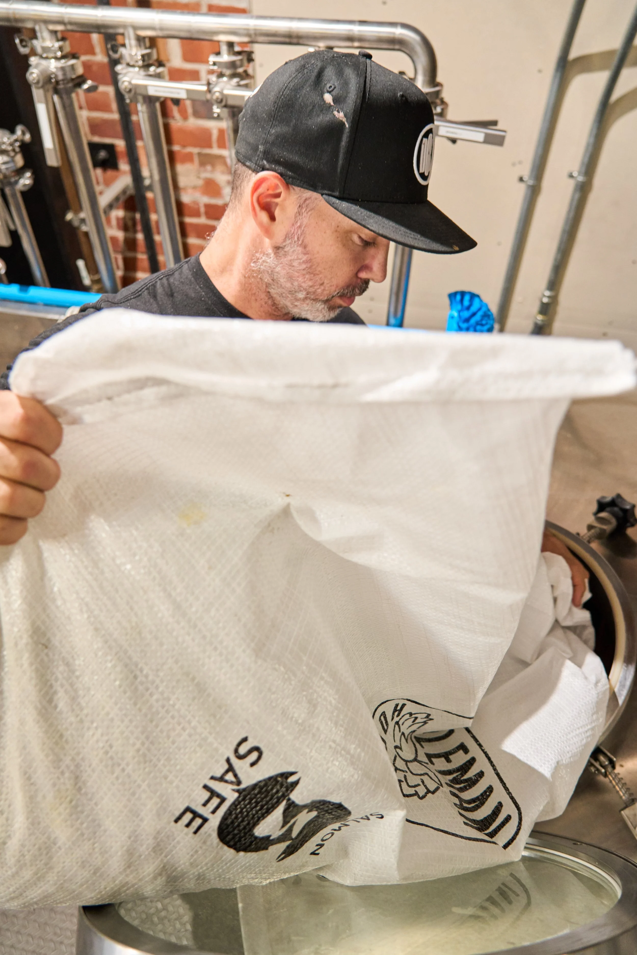 Luis brewing fresh hop beer