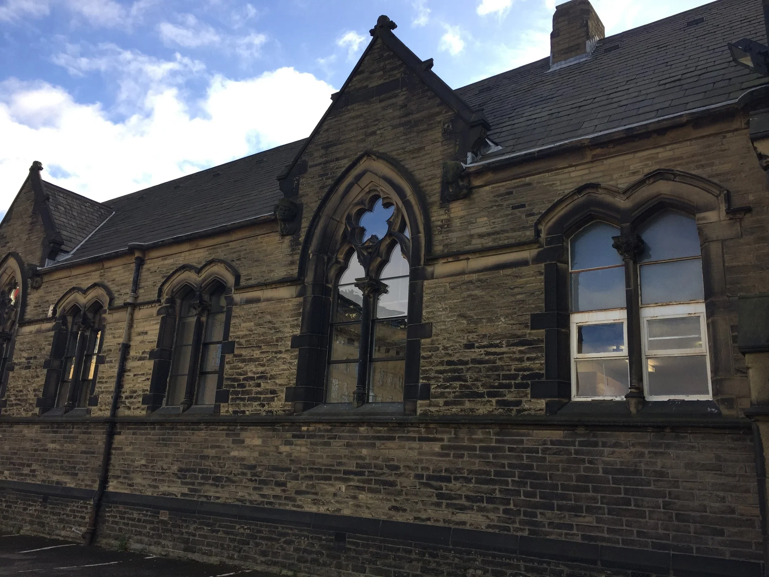 Grade two listed building double glazed Lilycroft Primary School, West Yorkshire2.webp