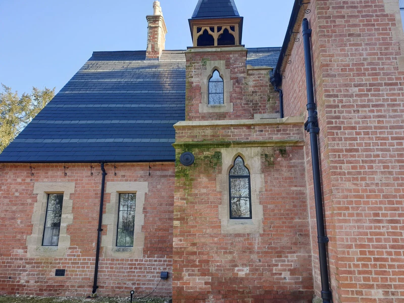 The Old Vicarage - INSULEAD® Fixed and shaped Units · STEELYTE® OPENING CASEMENTS 2.webp