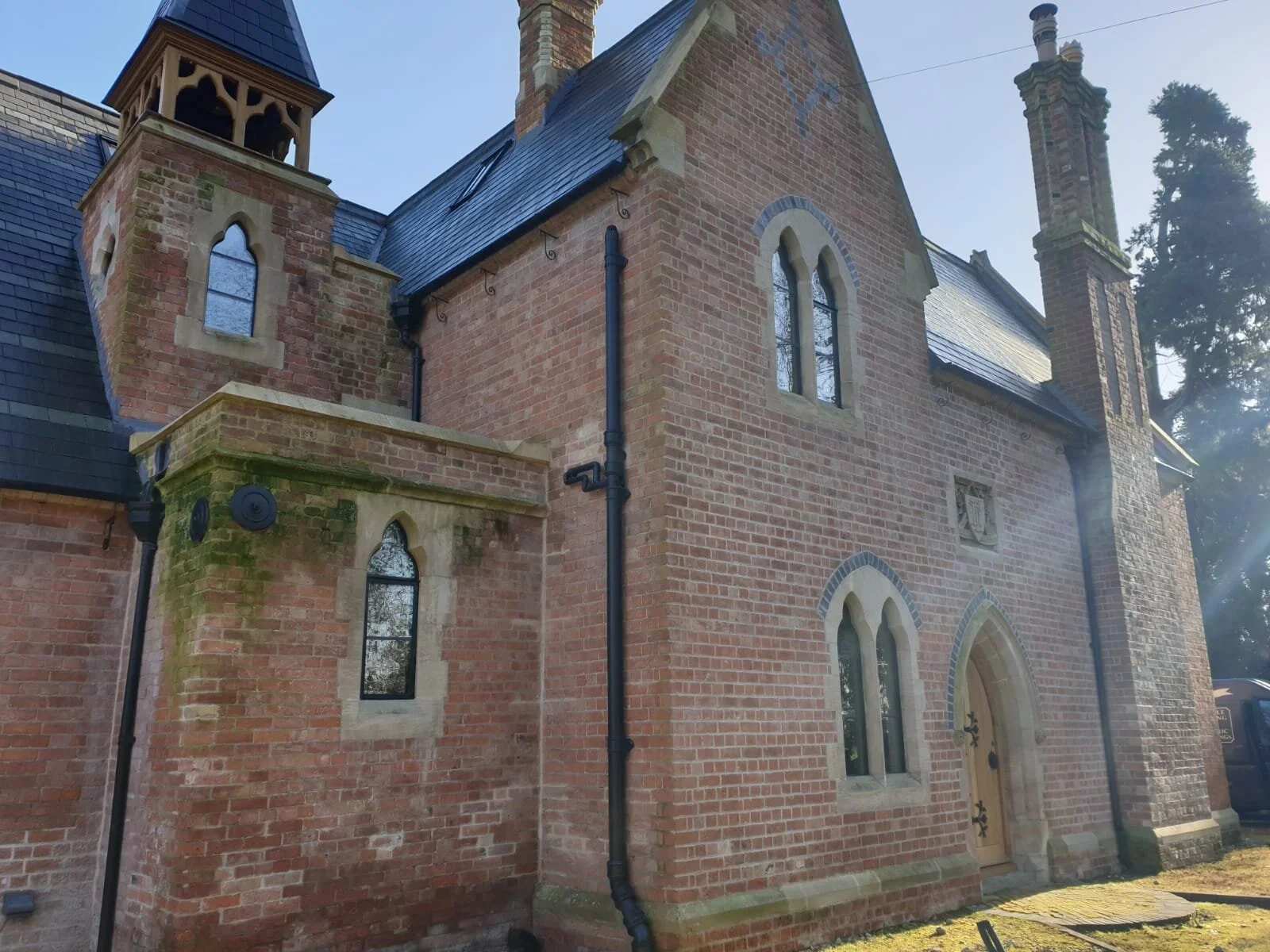 The Old Vicarage - INSULEAD® Fixed and shaped Units · STEELYTE® OPENING CASEMENTS 3.webp