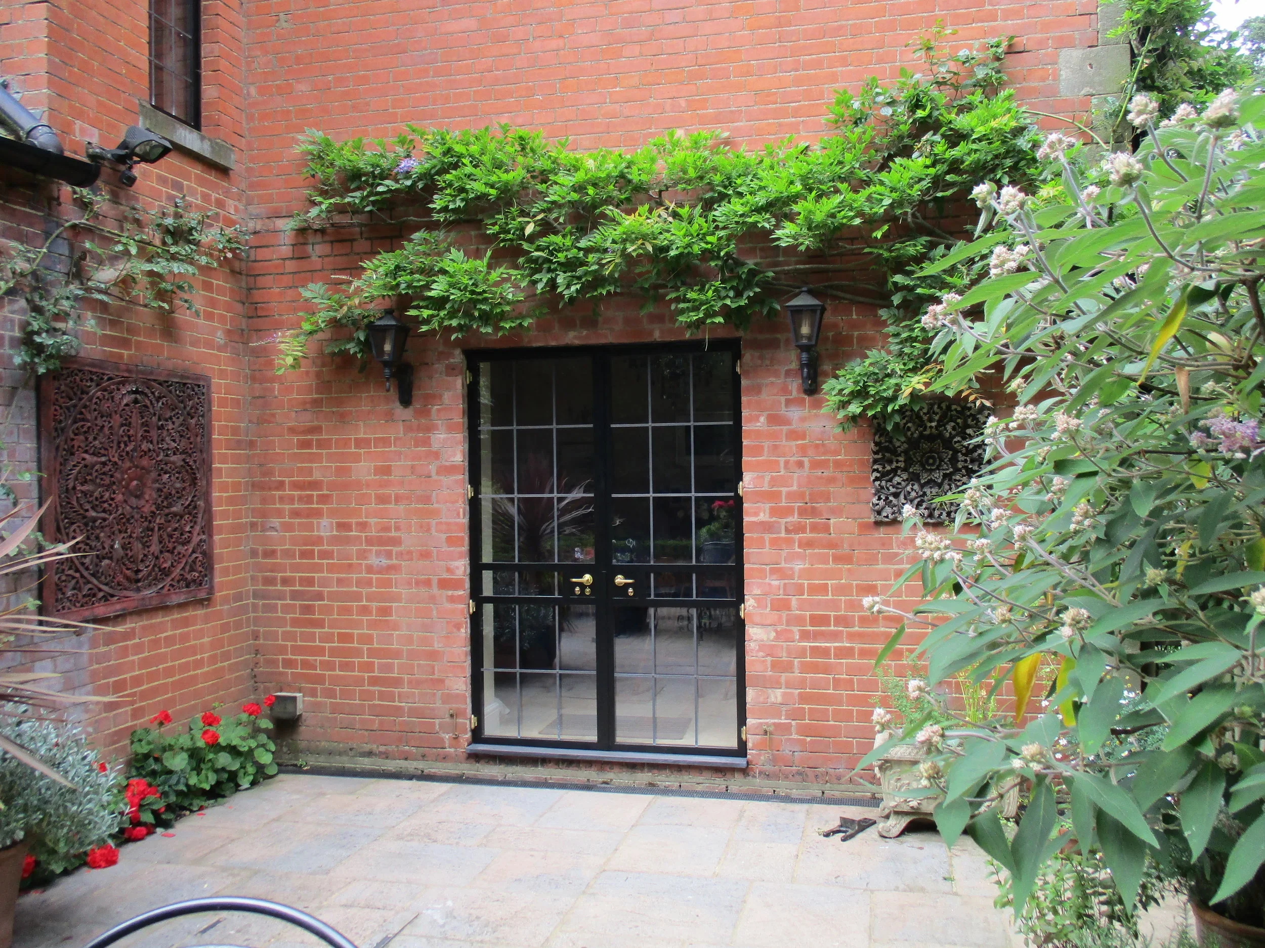 The Coombs - Insulead® Fixed units · Steelyte® opening casements · APPlied square leading10.webp