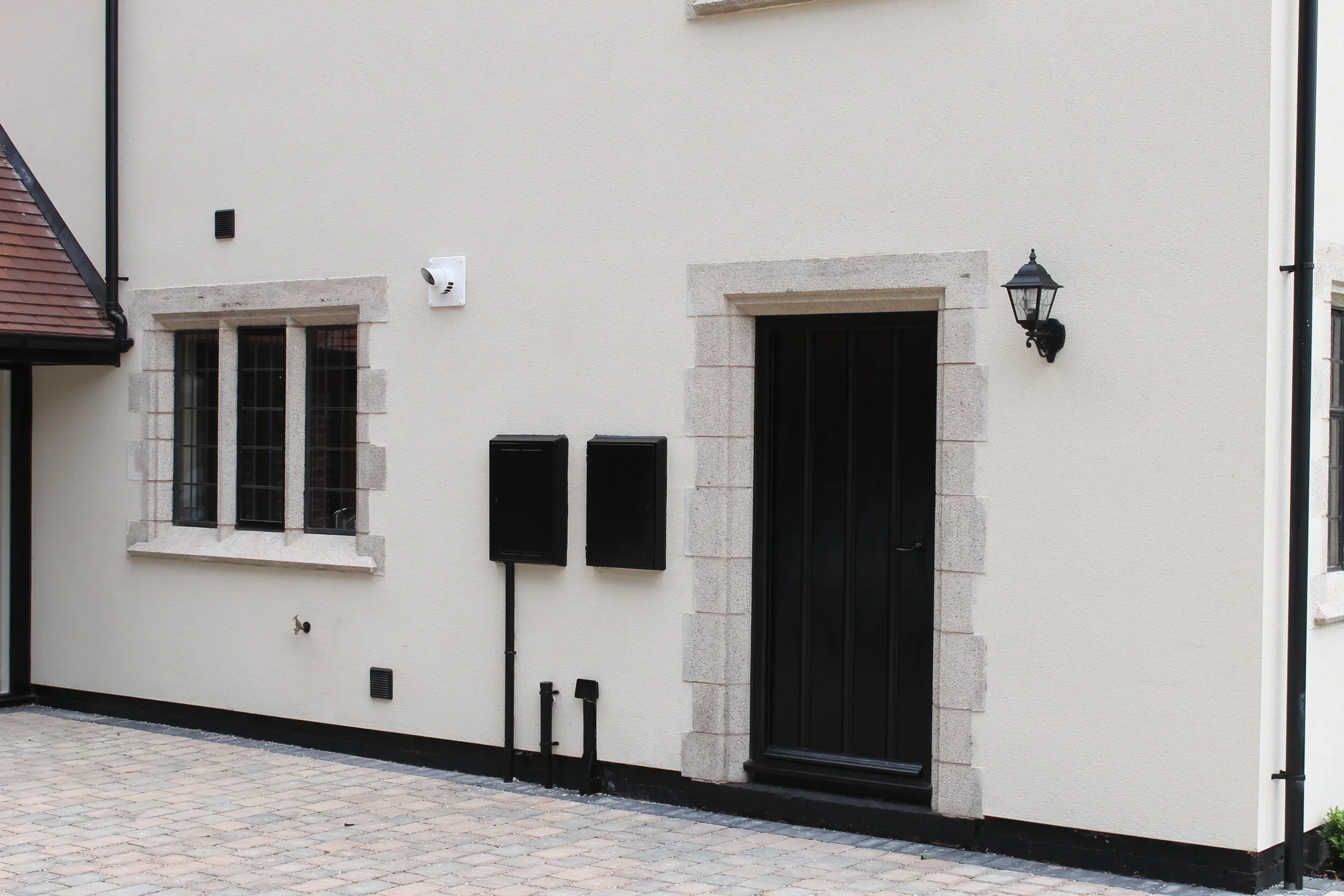 Handley Cross INSULEAD® Fixed units · Steelyte® opening casements · APPlied square leading6.webp
