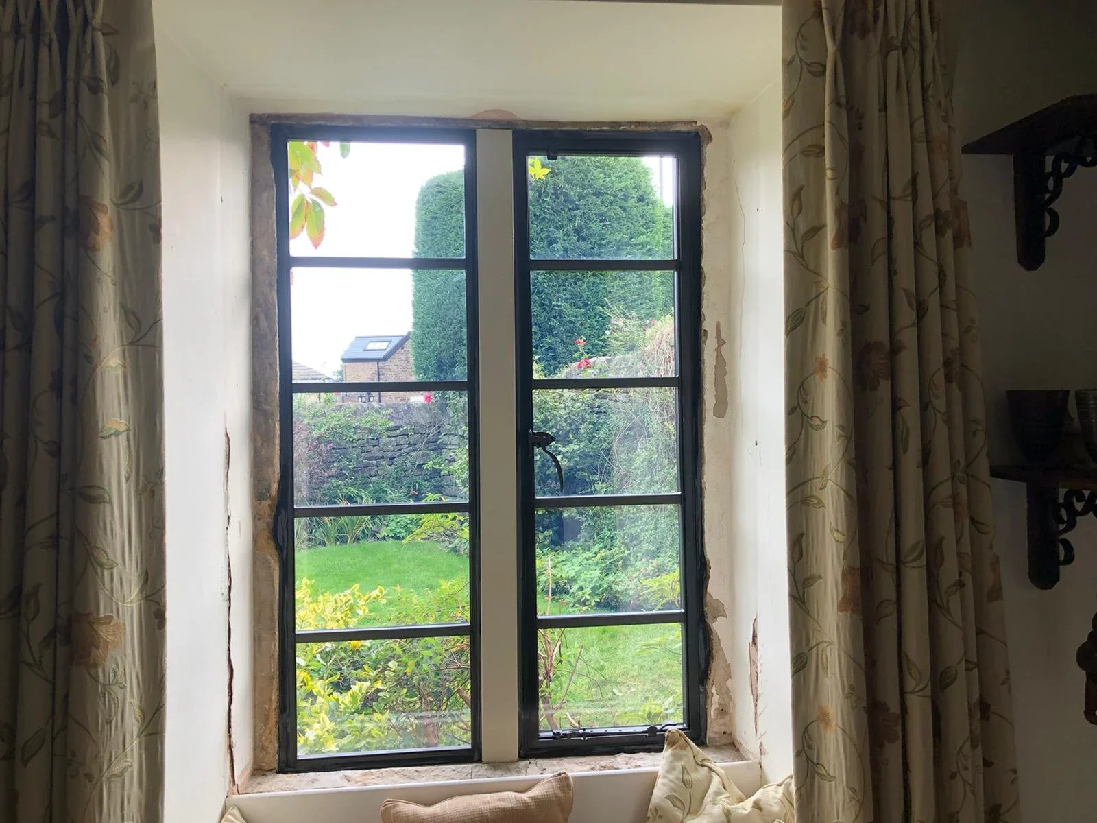 Dronfield Woodhouse Hall - INSULEAD® FIXED - STEELYTE® OPENING CASEMENTs - Applied Square Leading 6.webp