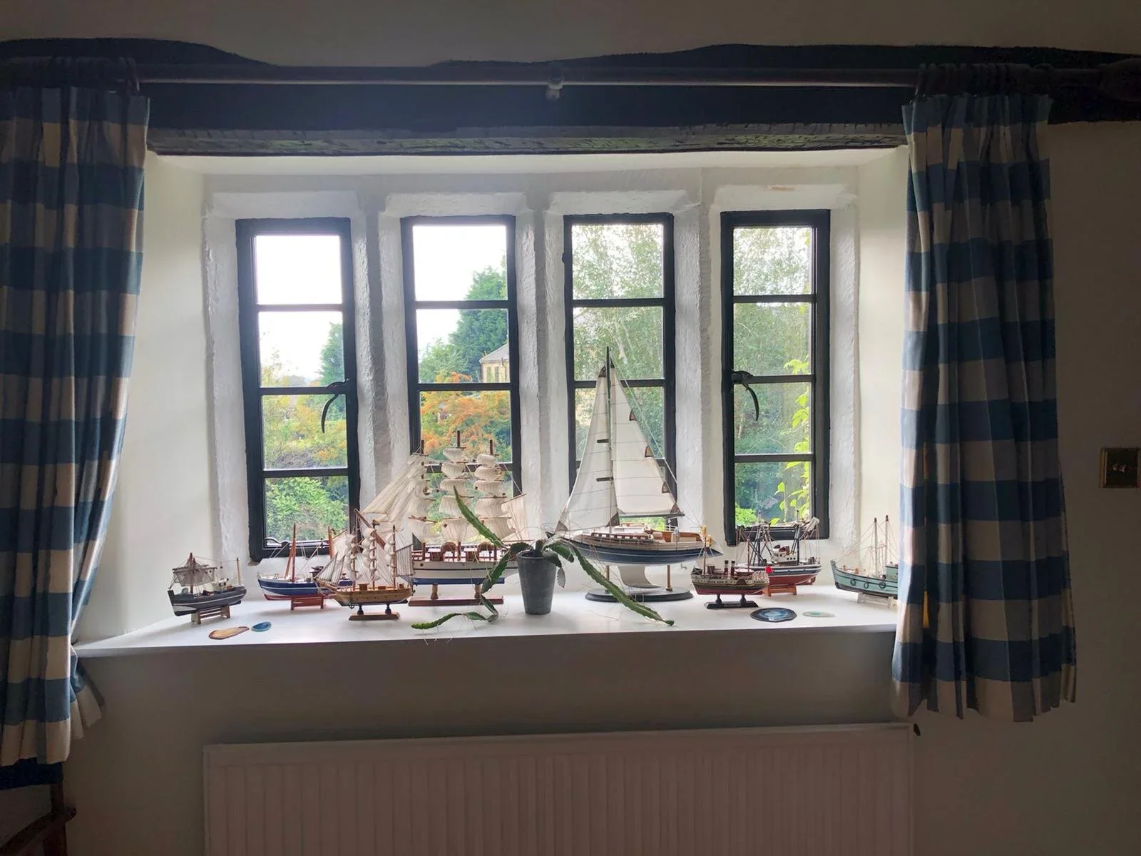 Dronfield Woodhouse Hall - INSULEAD® FIXED - STEELYTE® OPENING CASEMENTs - Applied Square Leading 10.webp