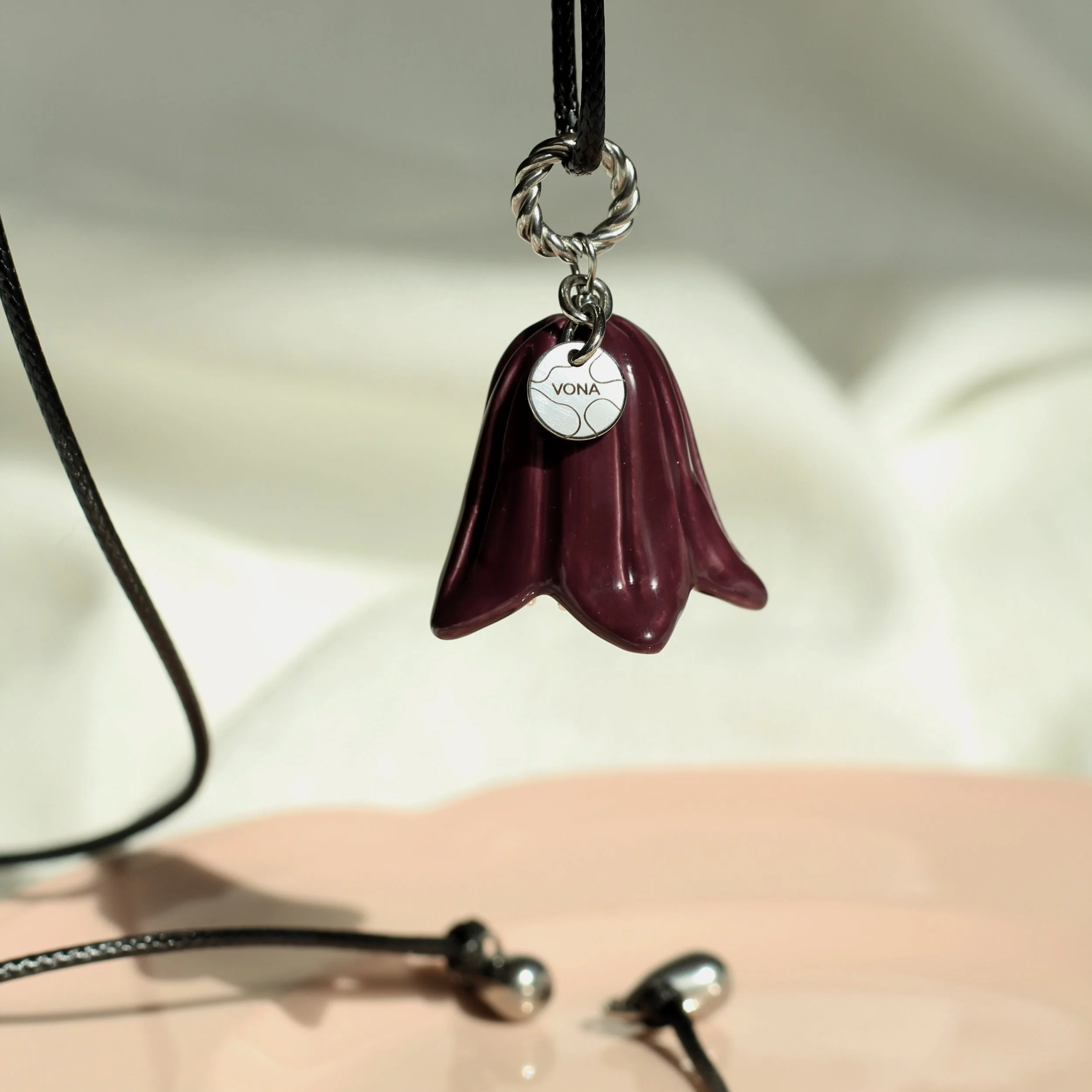 Luma bell pendant plum (silver)