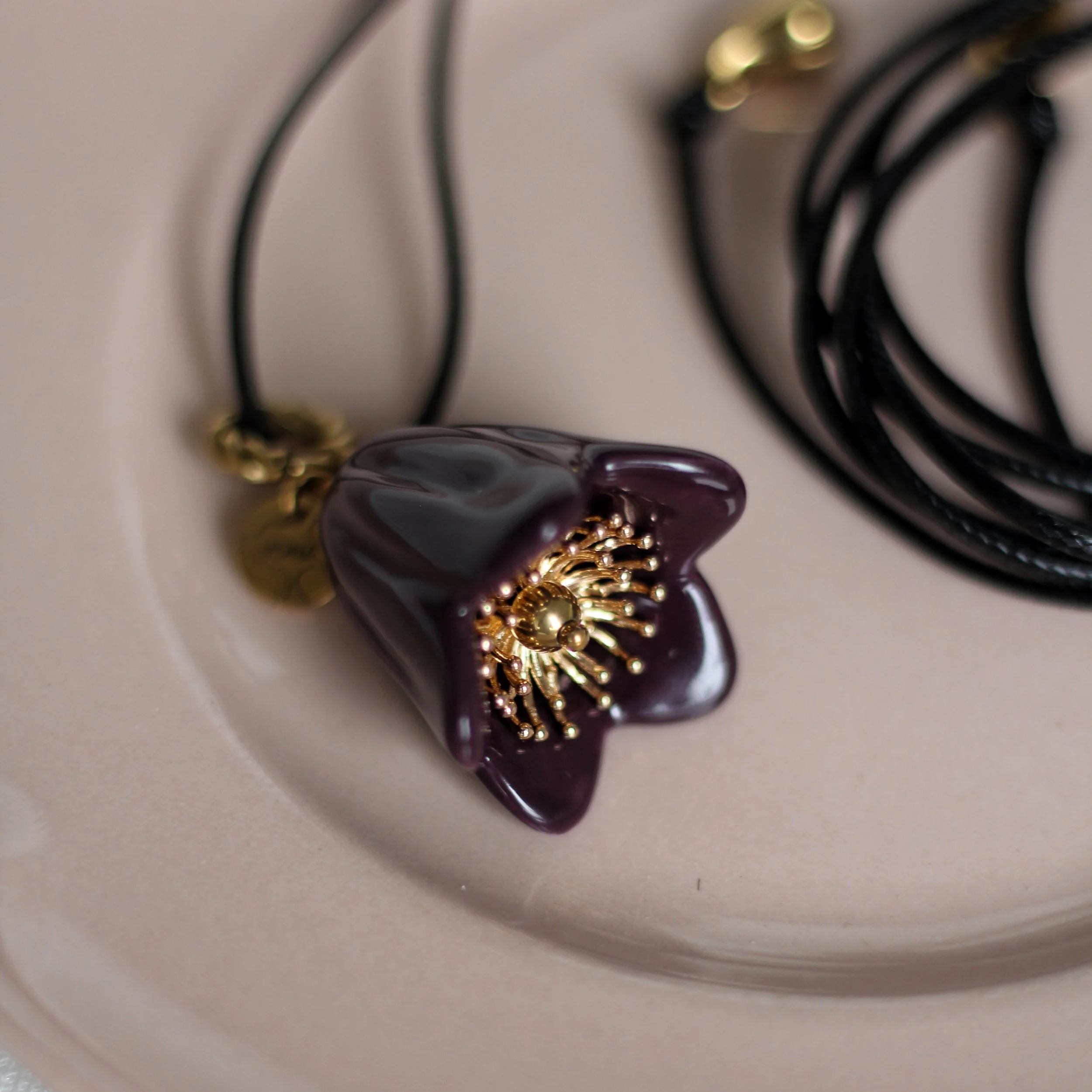 Luma bell pendant plum (golden)