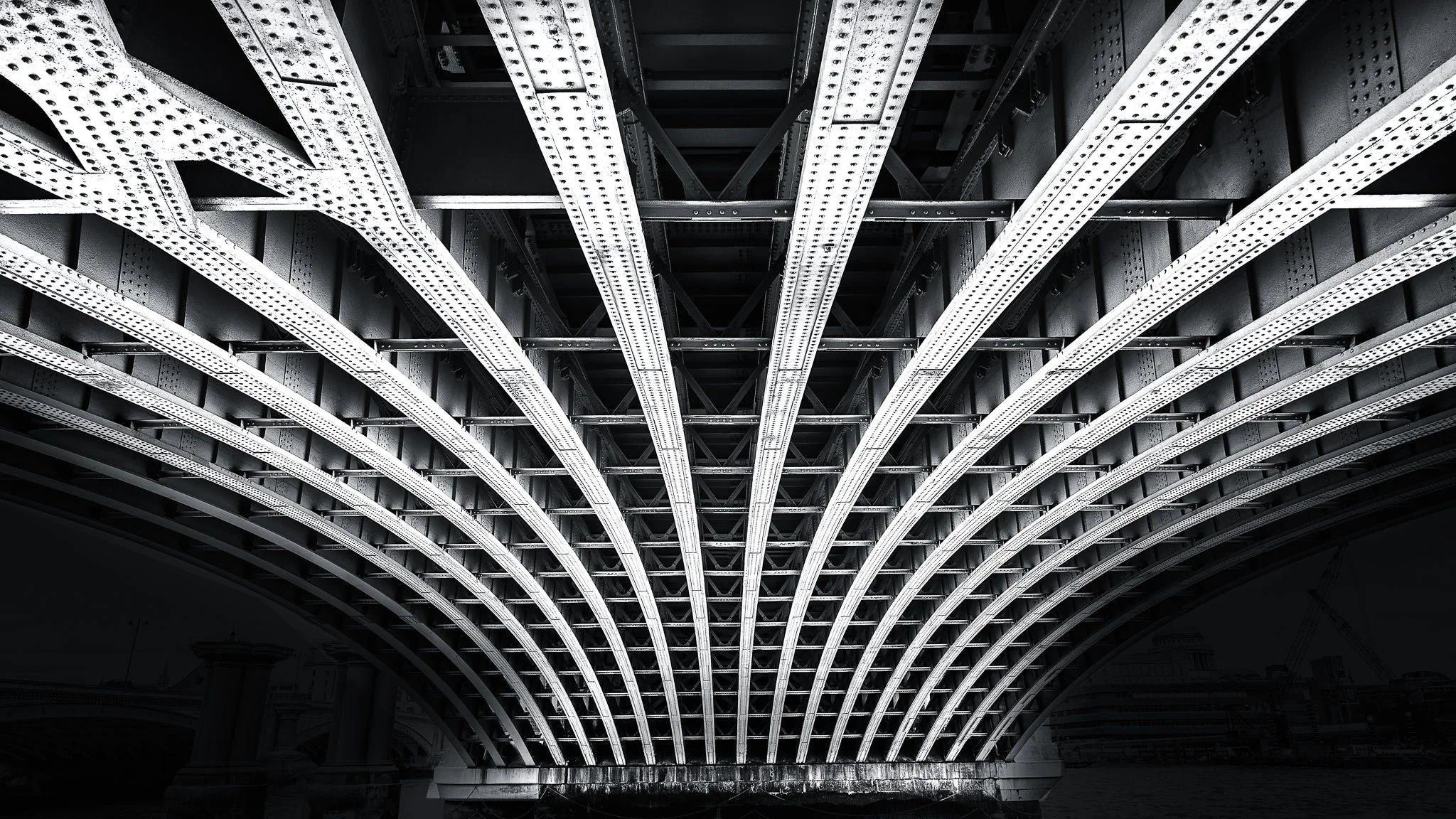 under-the-bridge-london-black-and-white-architectural-photography.jpg