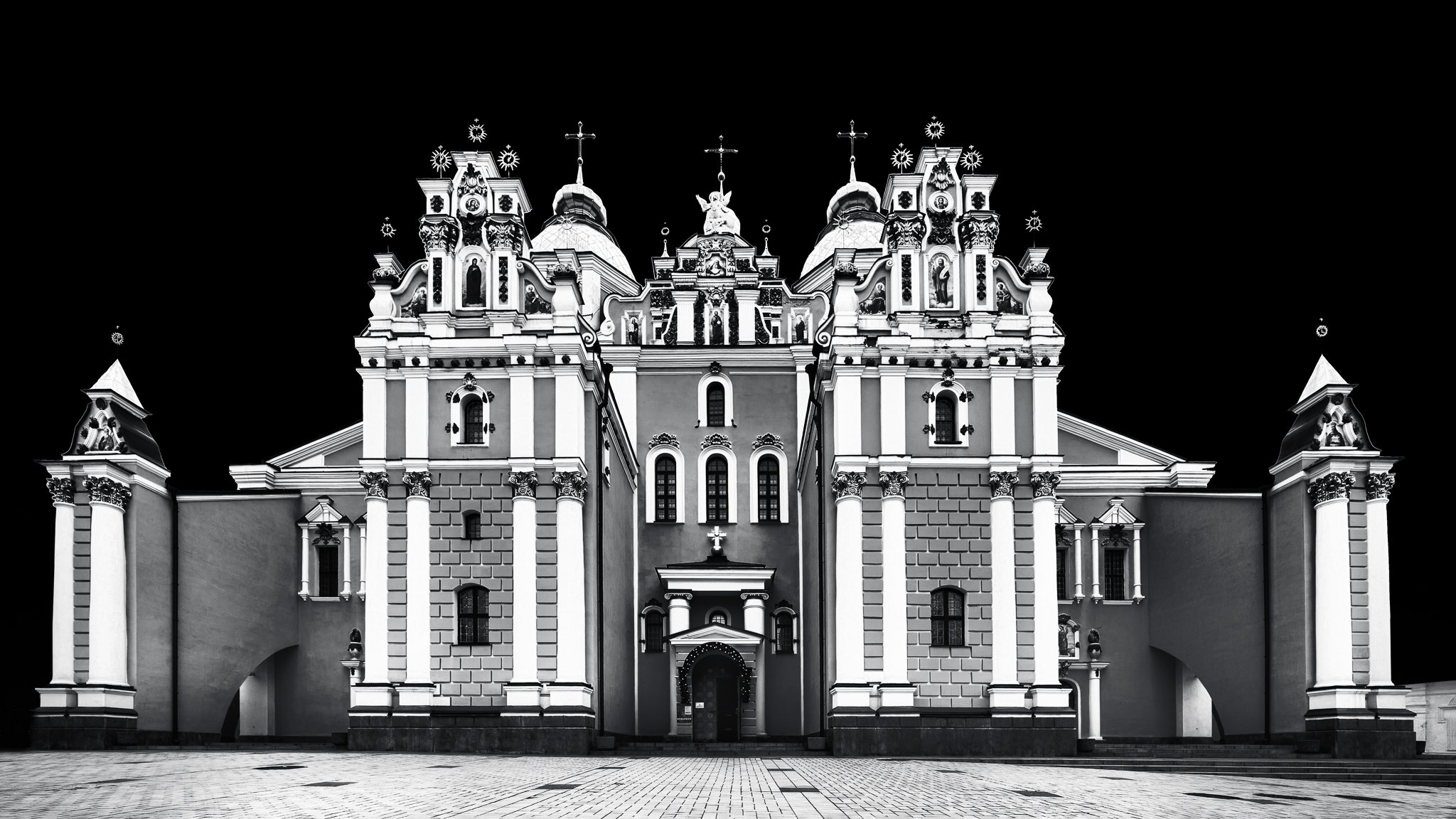 sant-michaels-facade-kyiv-fine-art.jpg