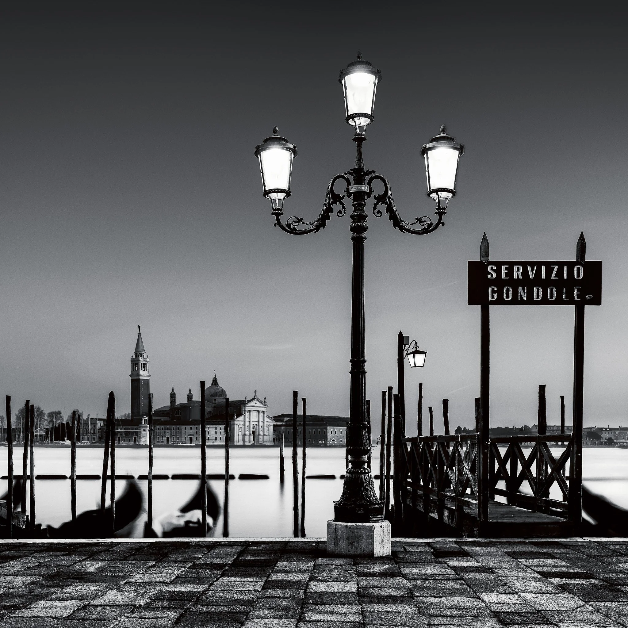 gondola-light-venice-fine-art-photography-john-wright.jpg