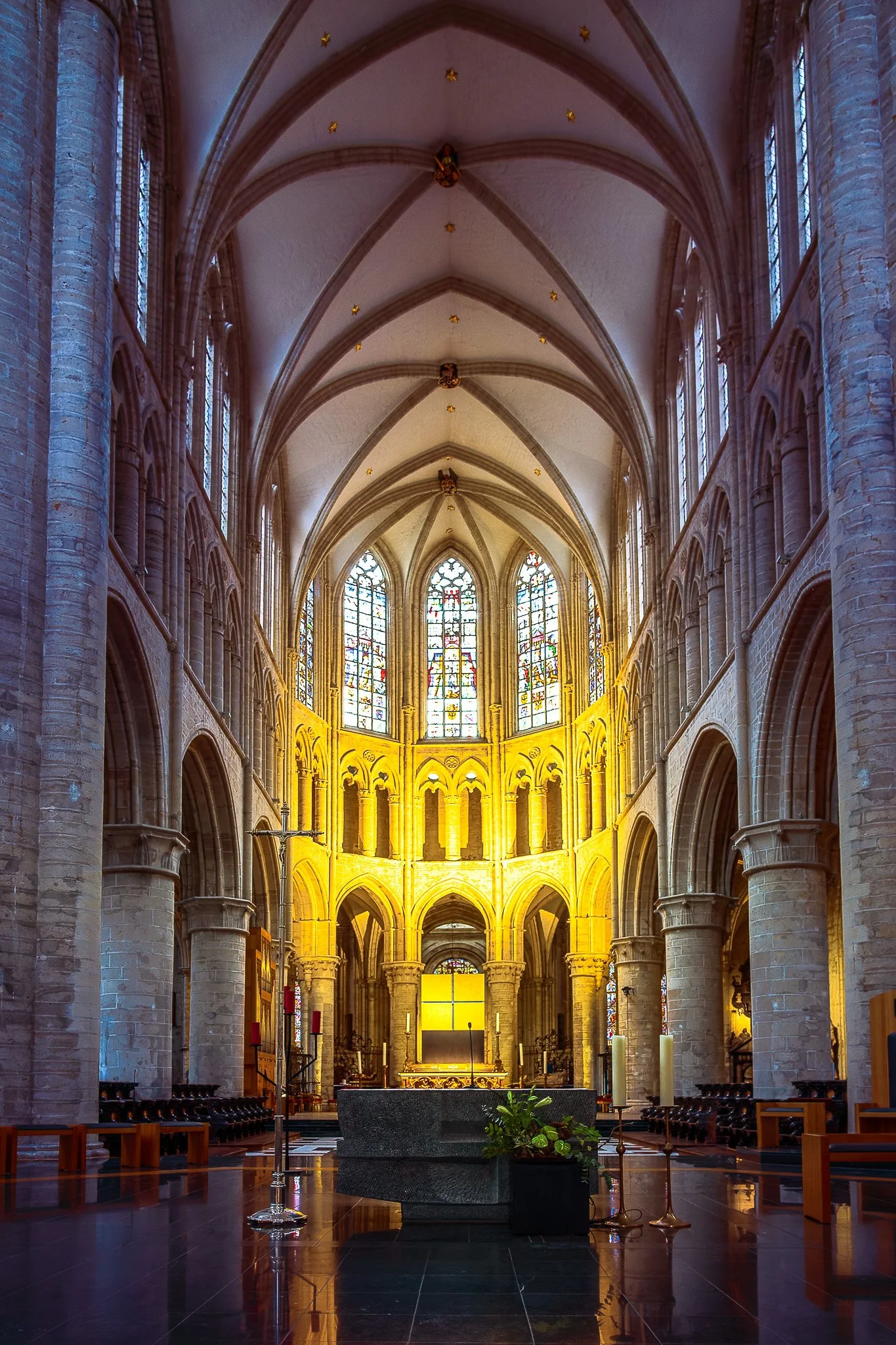interior-brussels-cathedral.jpg