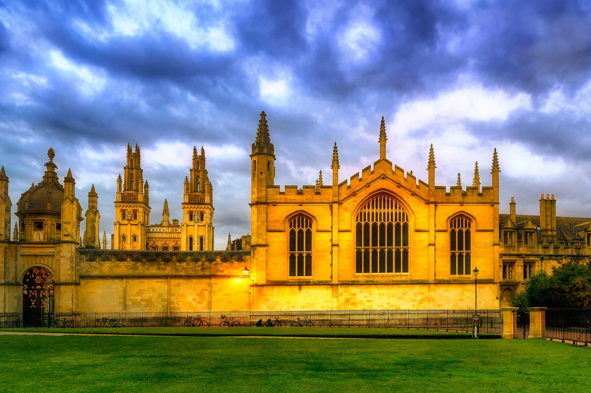 oxford-university-architecture-golden-light.jpg