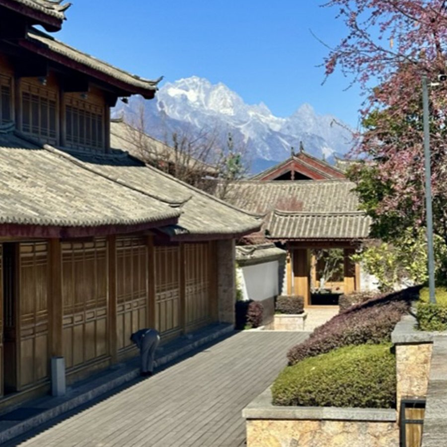Amandayan luxury resort overlooking Lijiang’s ancient town with views of Jade Dragon Snow Mountain in Yunnan