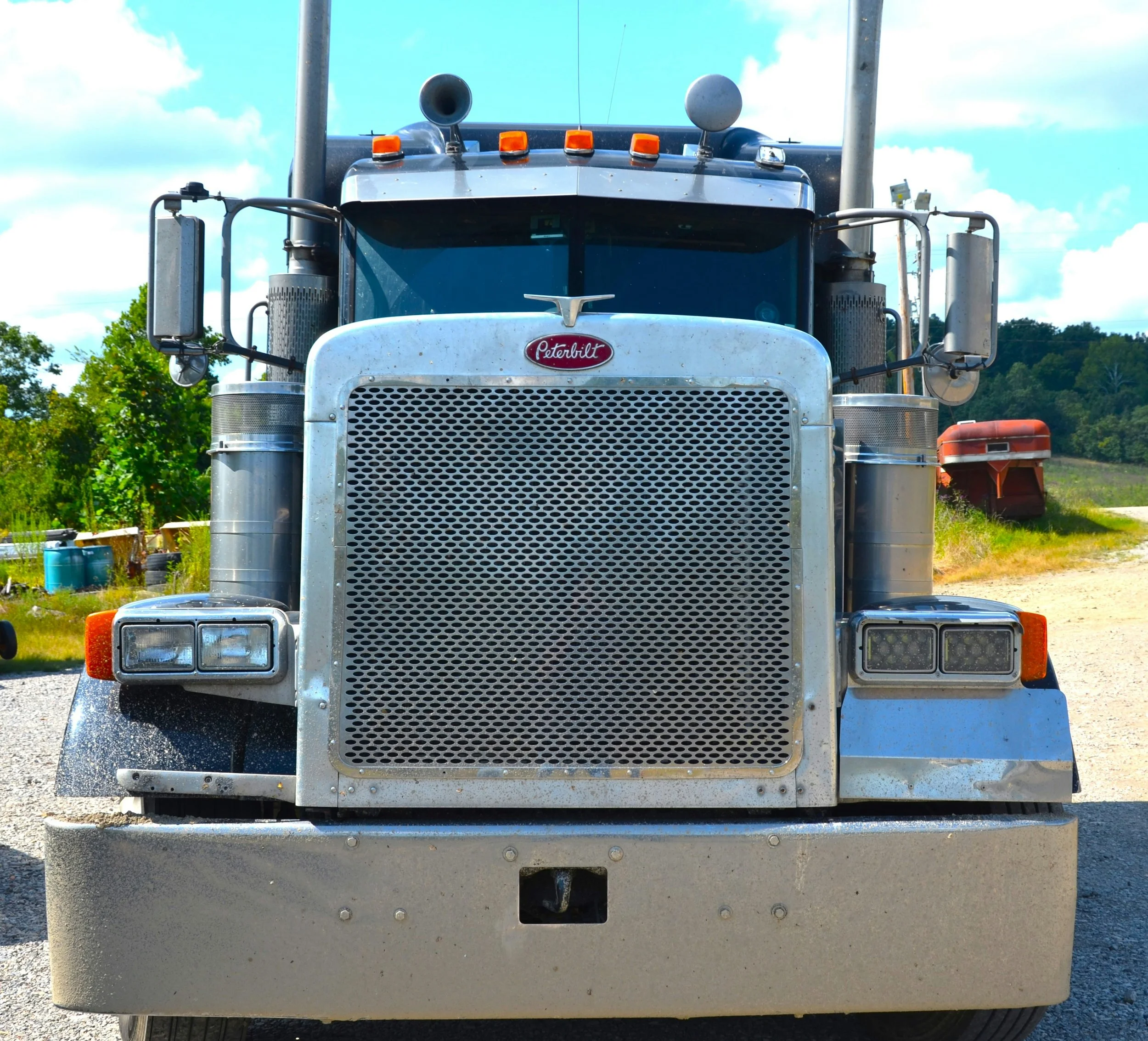 When Should You Replace the Deck Plate on Your Semi Truck?