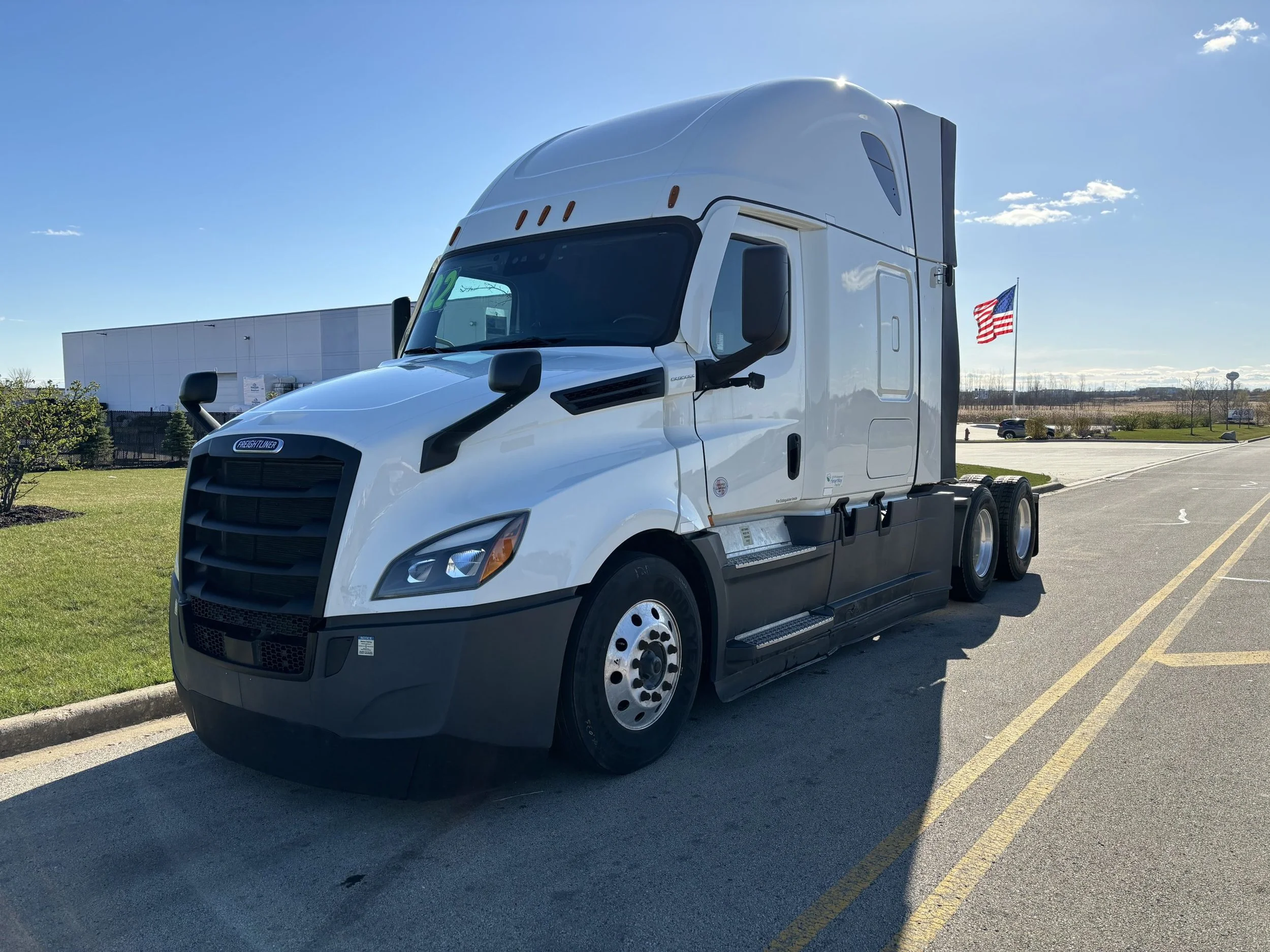 Semi Truck Catwalks for Freightliner Cascadia: What to Know About Deck Plate Options