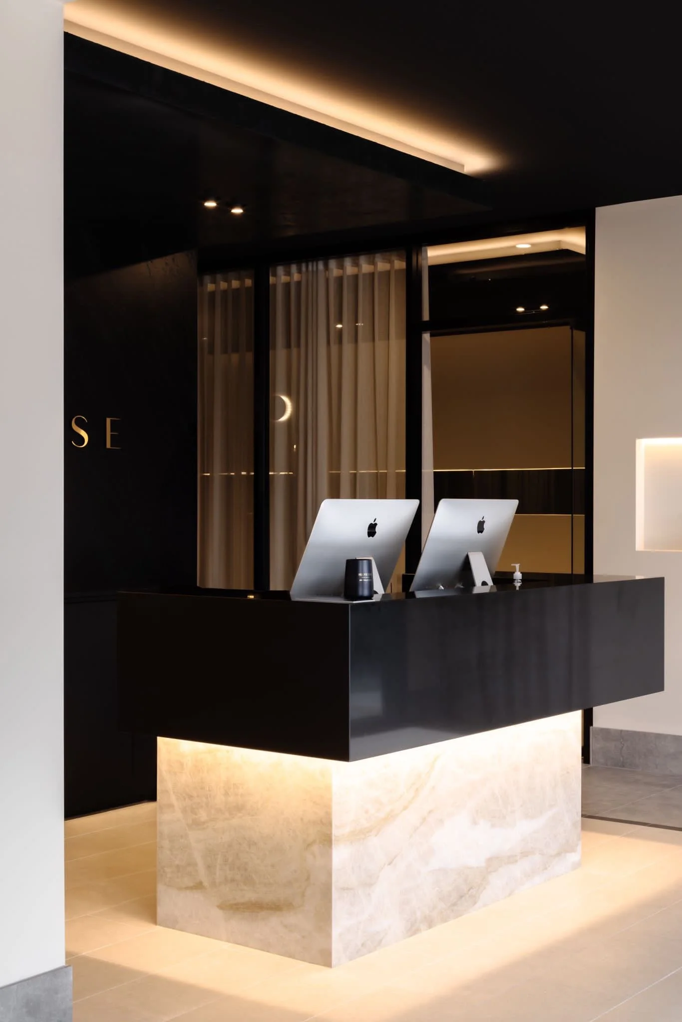 4v-Lash-House-Salon-Reception-Marble-Stone-Desk.jpg