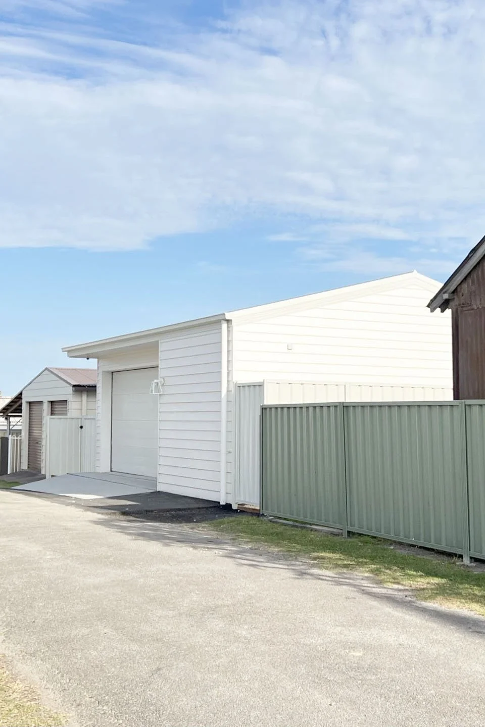 13v-Zenith-Kahibah-Coastal-Airbnb-Laneway-Garage-Studio.jpg