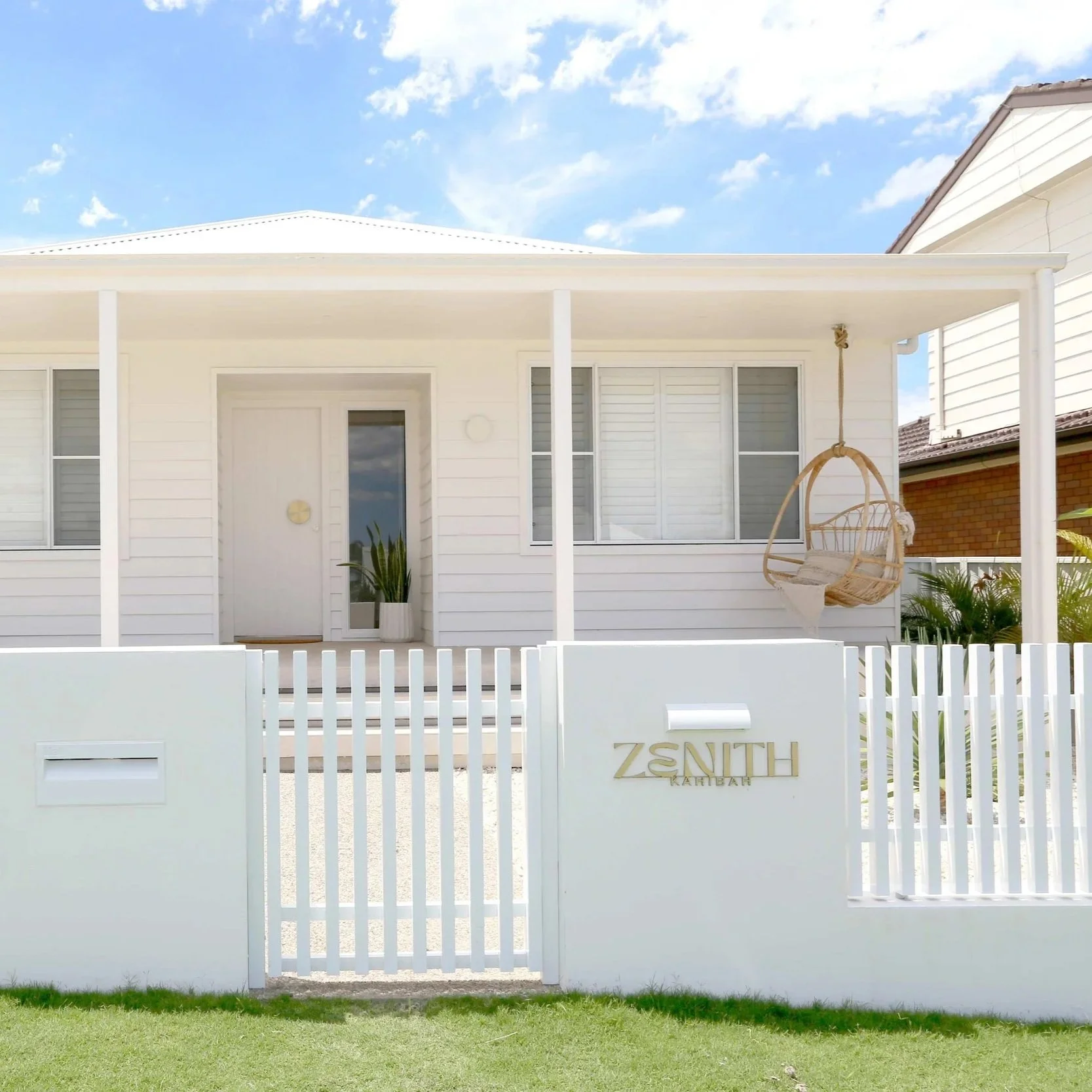 Kahibah Coastal Cottage
