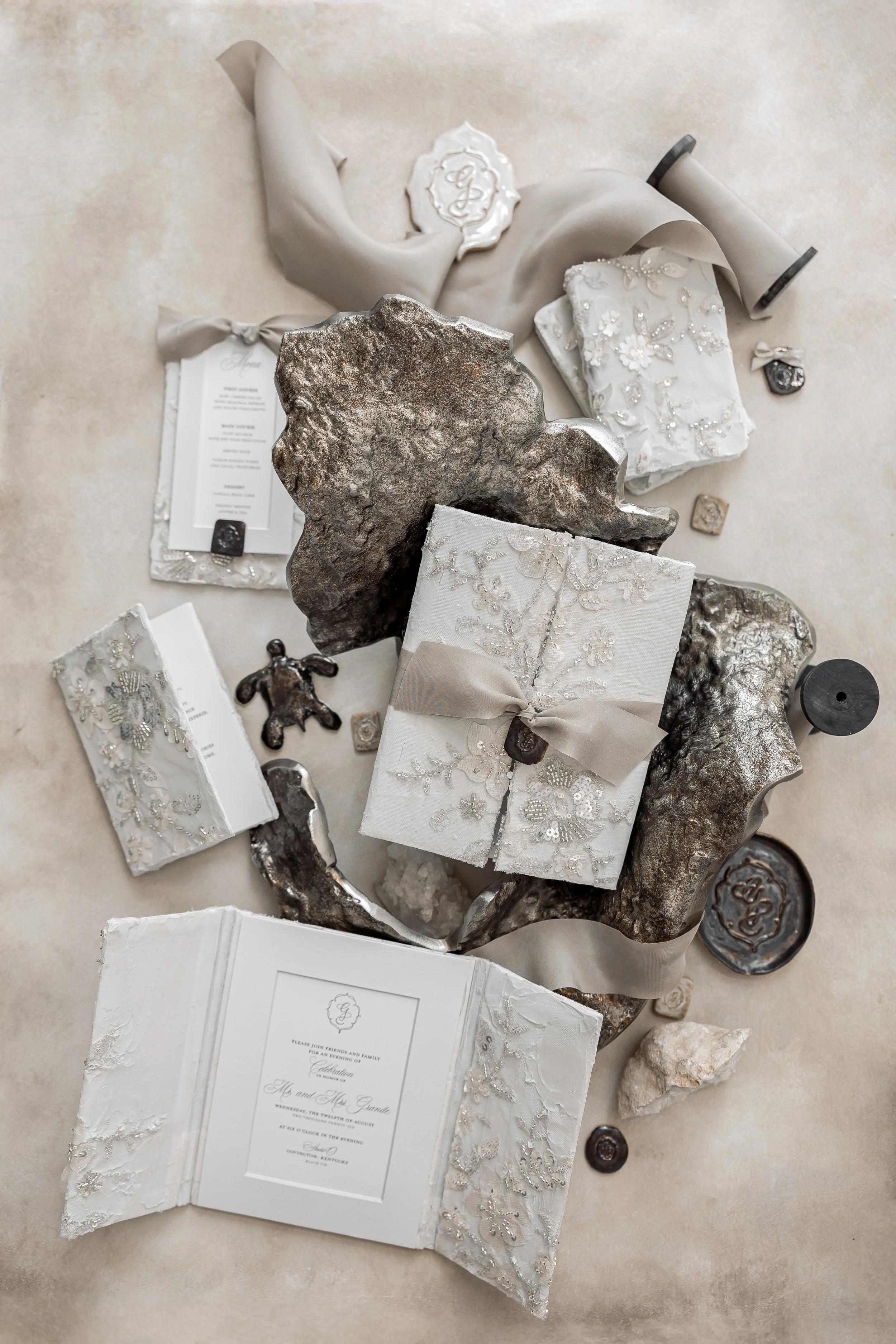 fine-art-invitation-suite-neutral-details-taupe.jpg