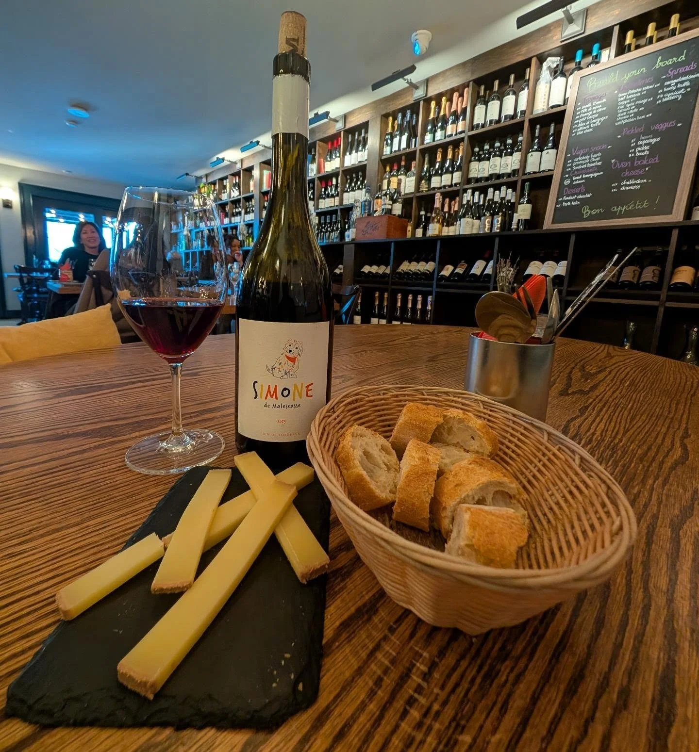 Come see @yann.delachanonie @celia.sl l for a glass of Simone @avituswinebar.yyc ! Definitely worth it! @chateau_malescasse

#bordeaux #winebar #yycwine #frenchwinebar