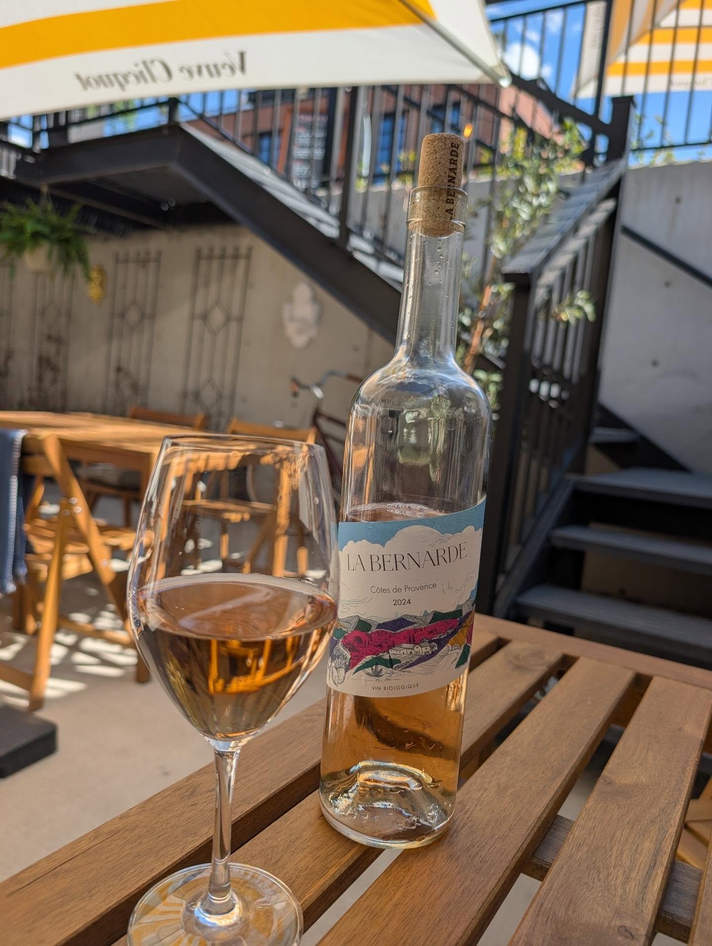 Amazing vibes here @brioche.yyc come see @titouchab he's waiting for you! 

#ros&eacute; #provence #frenchwinebar #yycfrenchfood #yycwine