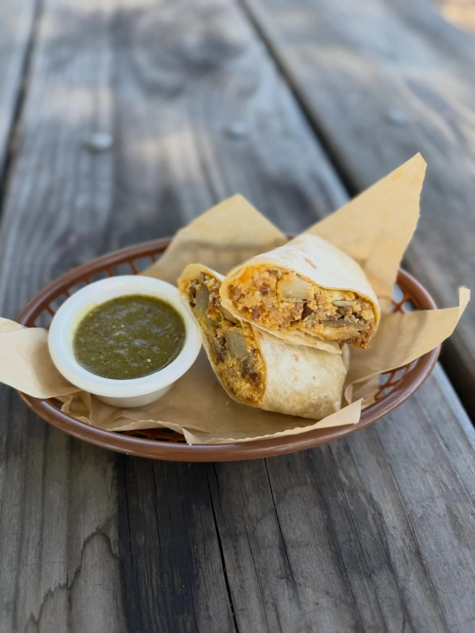 We&rsquo;re dropping a limited batch of our Burrito Bandito&rsquo;s for grab and go pick-up from @thebarnfitnesscollective tomorrow morning! 

Housemade organic sausage, organic eggs, cottage cheese, potatoes and shredded cheese. Oh and did we mentio