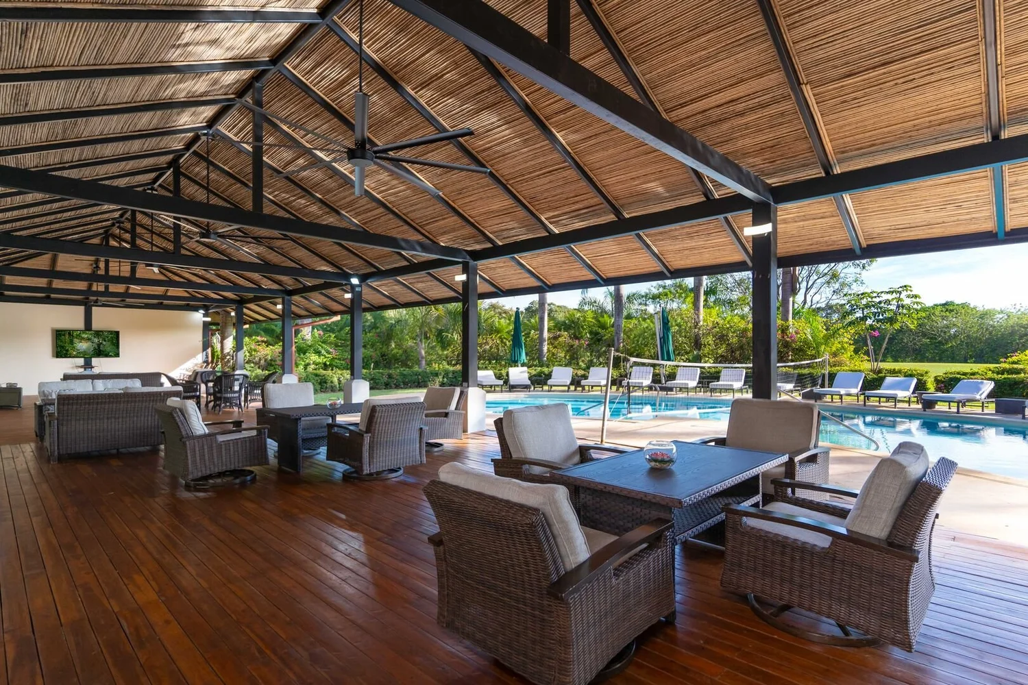 Tamarindo villa pool