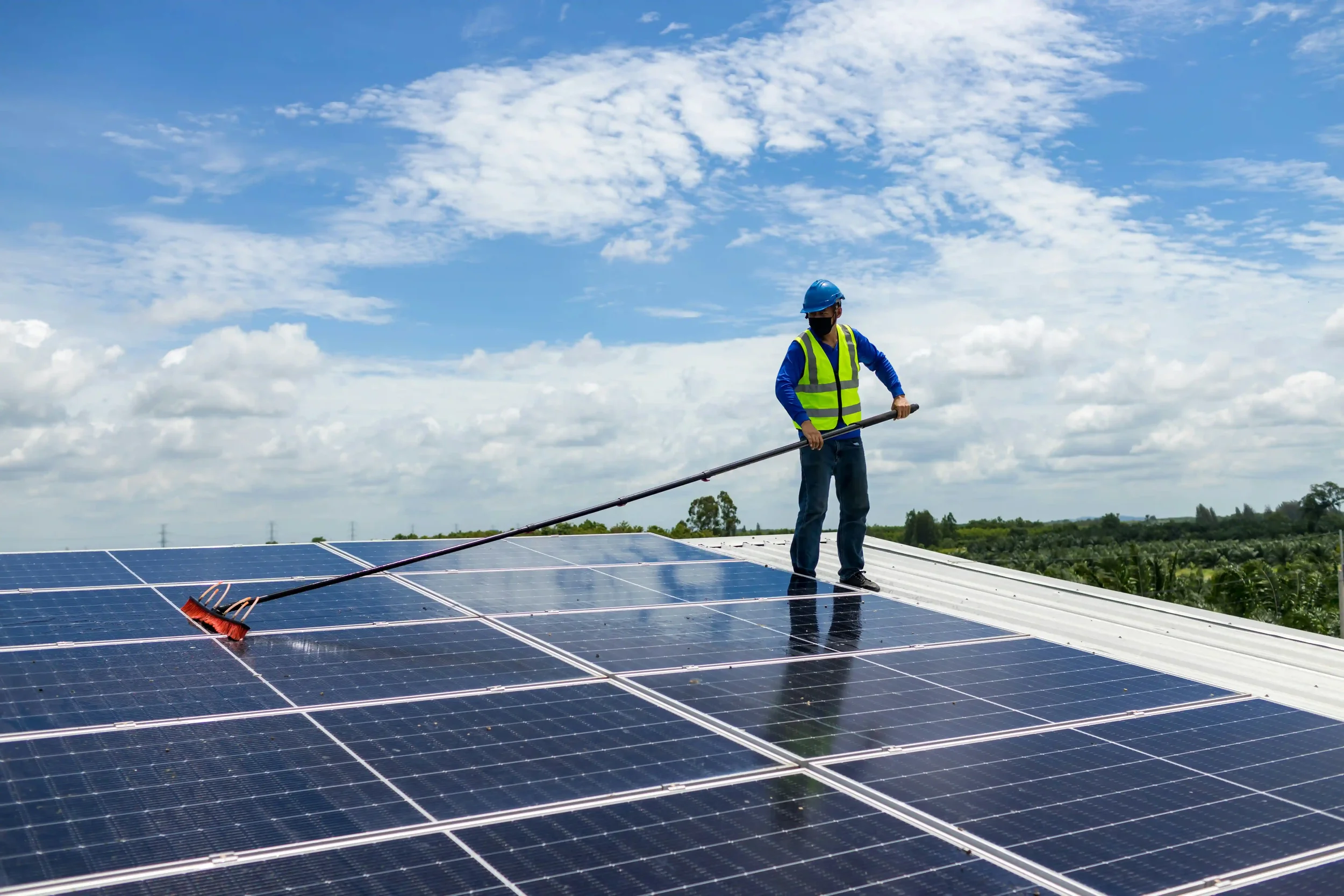 Maximizing Solar Power: The Importance of Clean and Well-Maintained Solar Panels