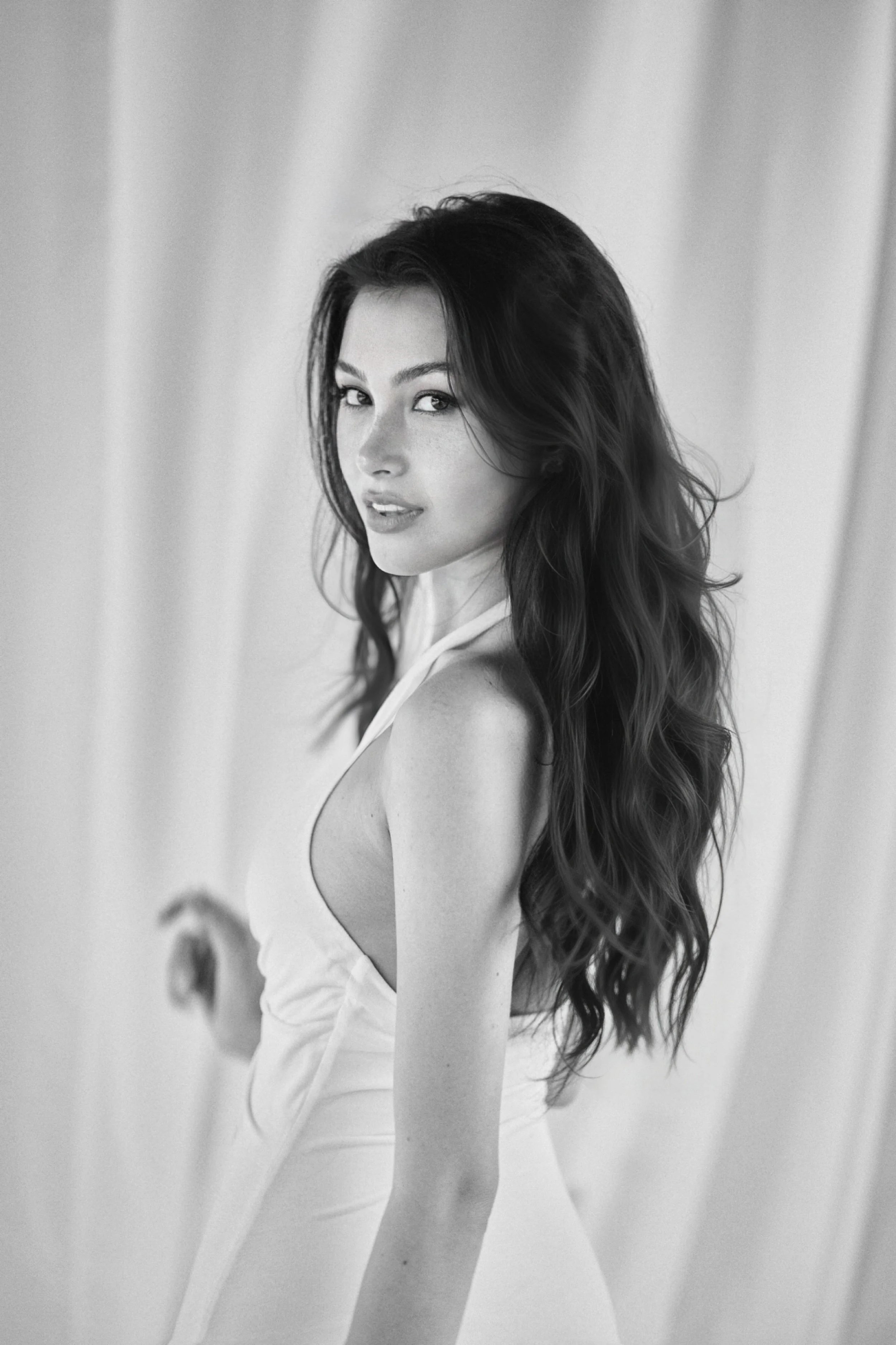 Chantelle Lee - Artist, Sing-Songwriter, DJ