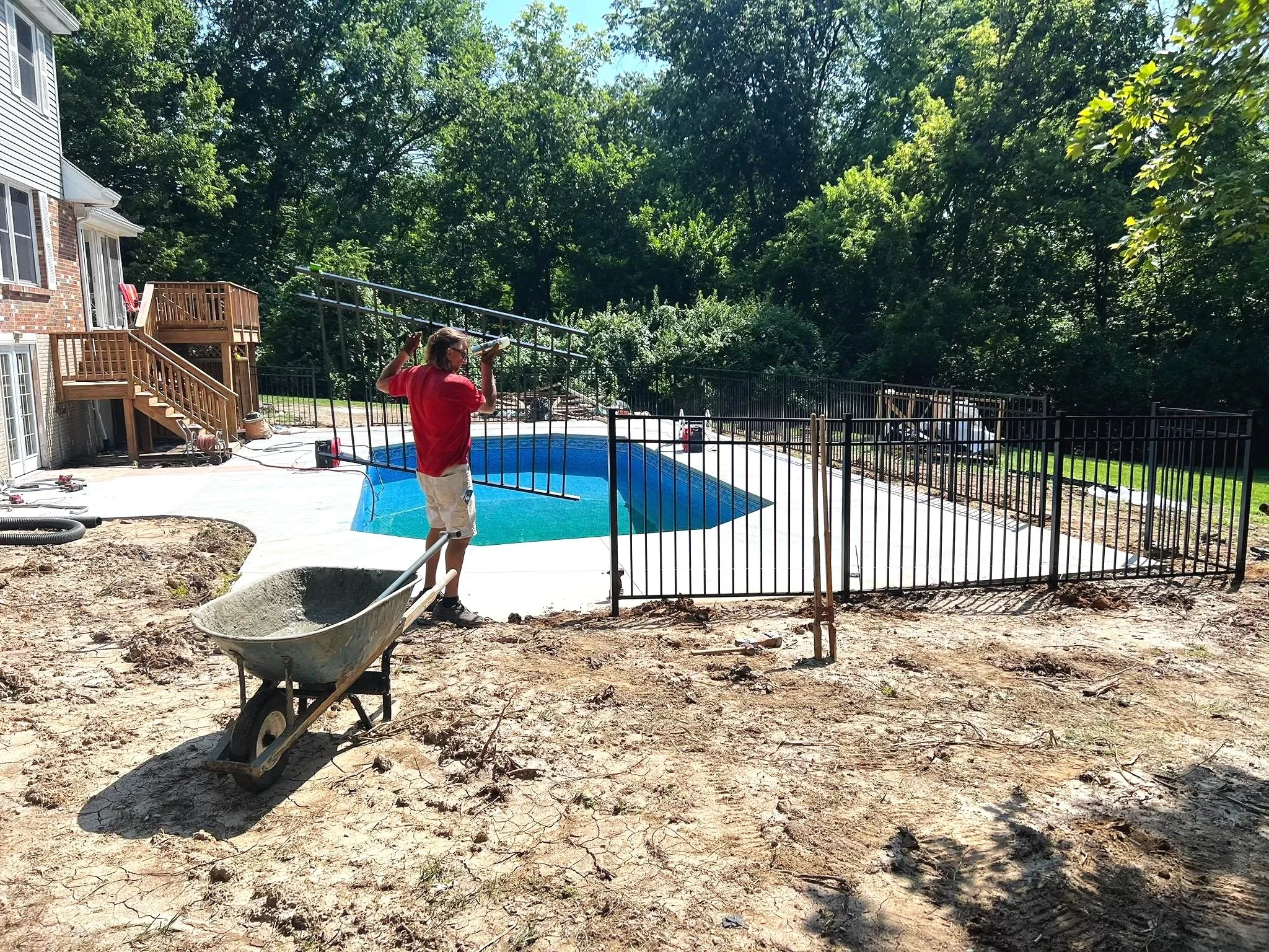 Missouri Pool Fence Requirements: What Homeowners Need to Know