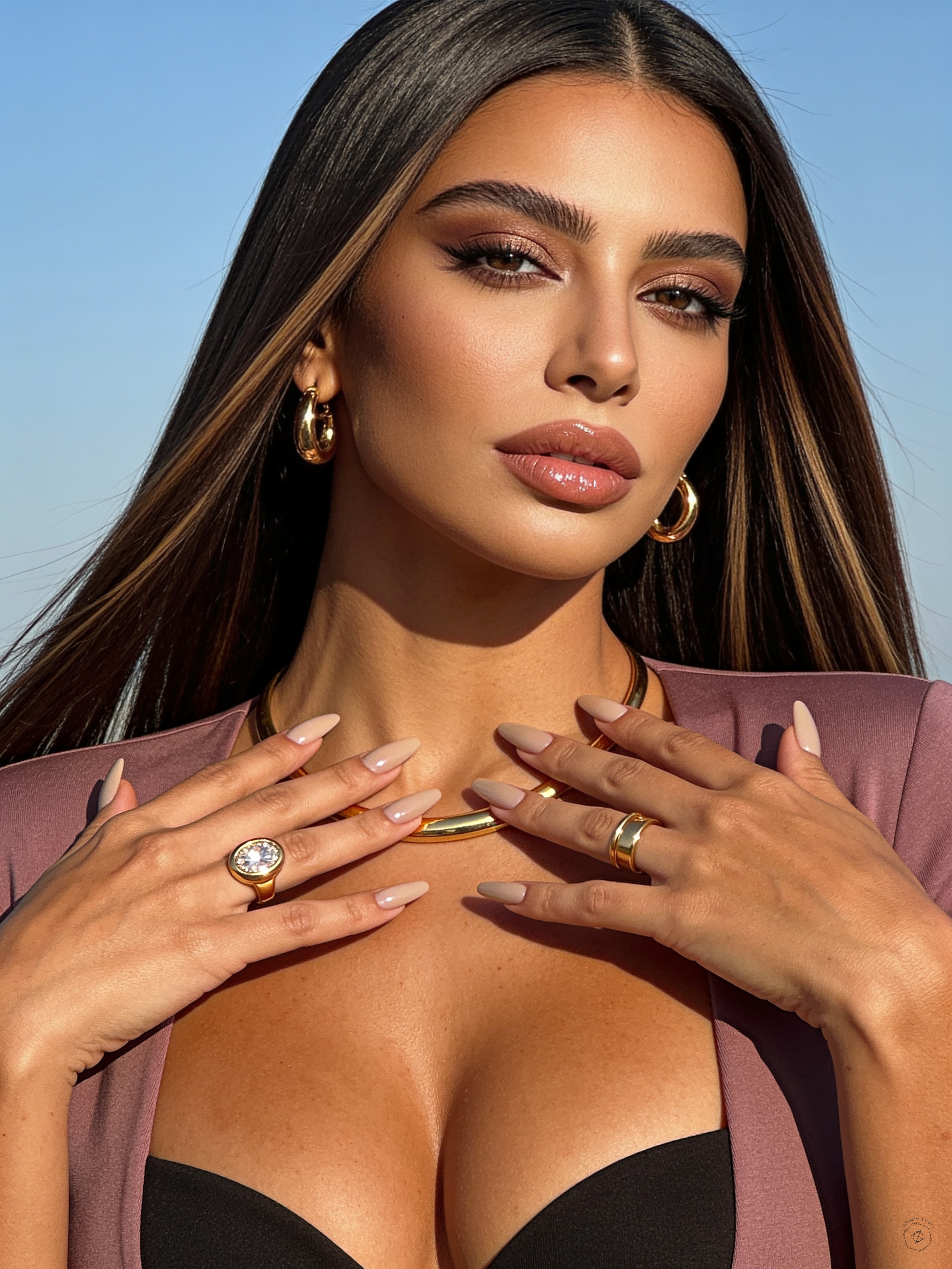 Mauve Blazer Beauty: Natural Glam, Gold Jewelry &amp; Confident Feminine Energy