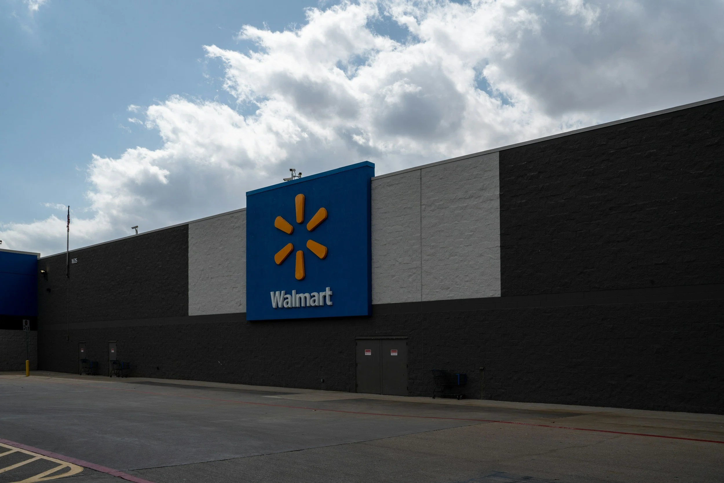 Dividend Yield Vs. Dividend Growth: Kimberly-Clark Vs. Wal-Mart