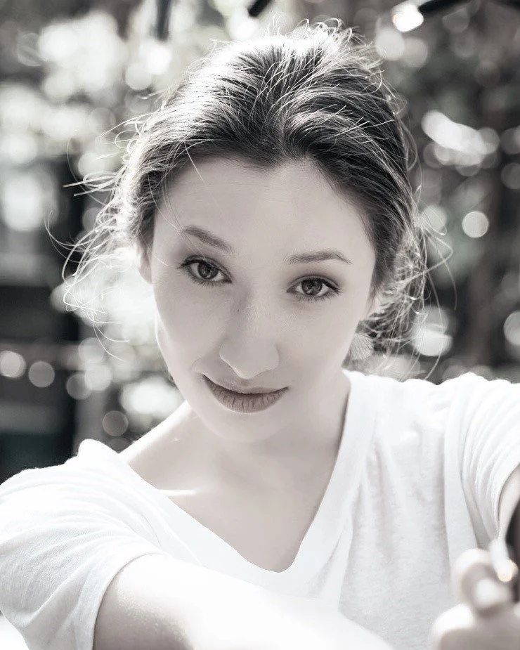 Leading Adult Ballet Centre teacher Ellena Nou - Ballet dancer